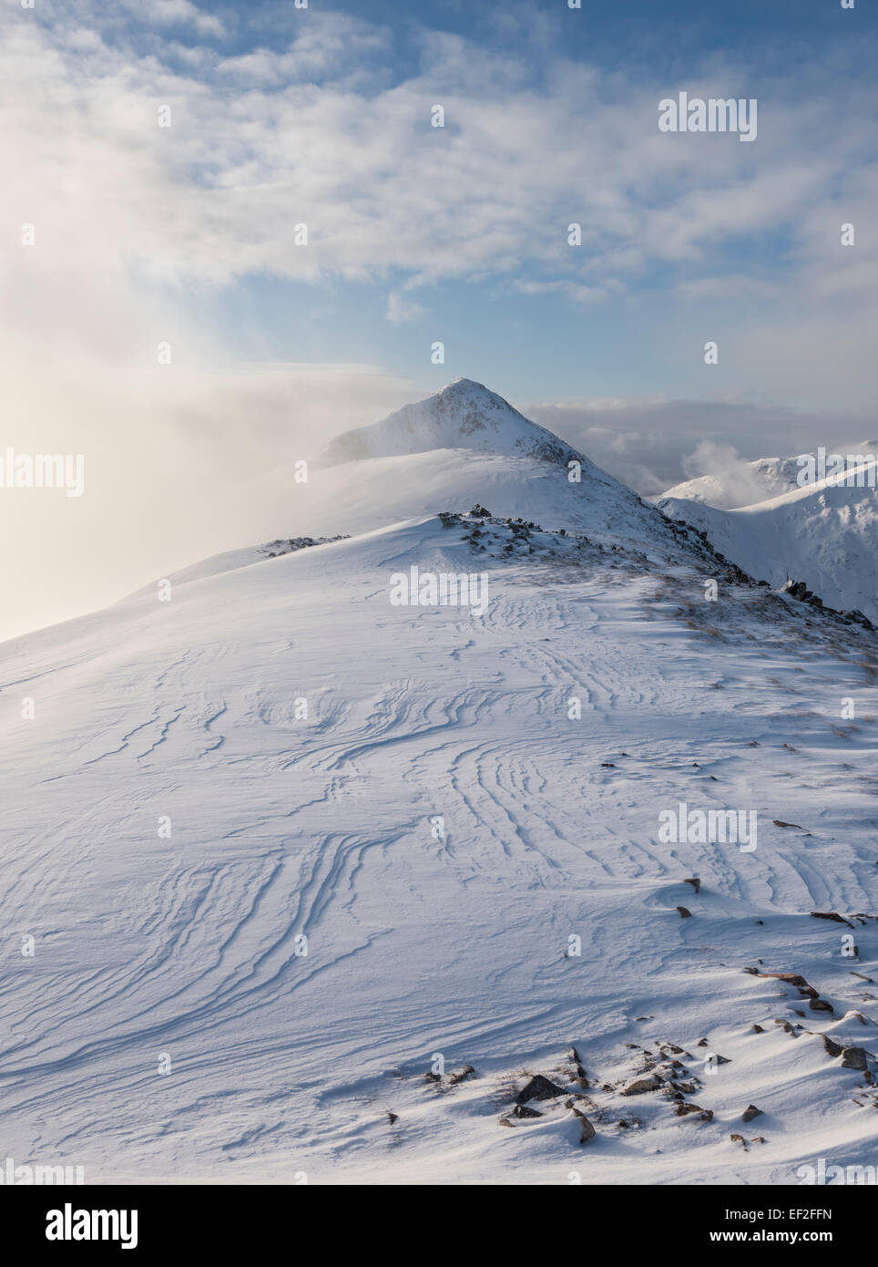 Vertice di cresta Buachaille Etive Beag in inverno, Glencoe, Highlands scozzesi, Scozia Foto Stock