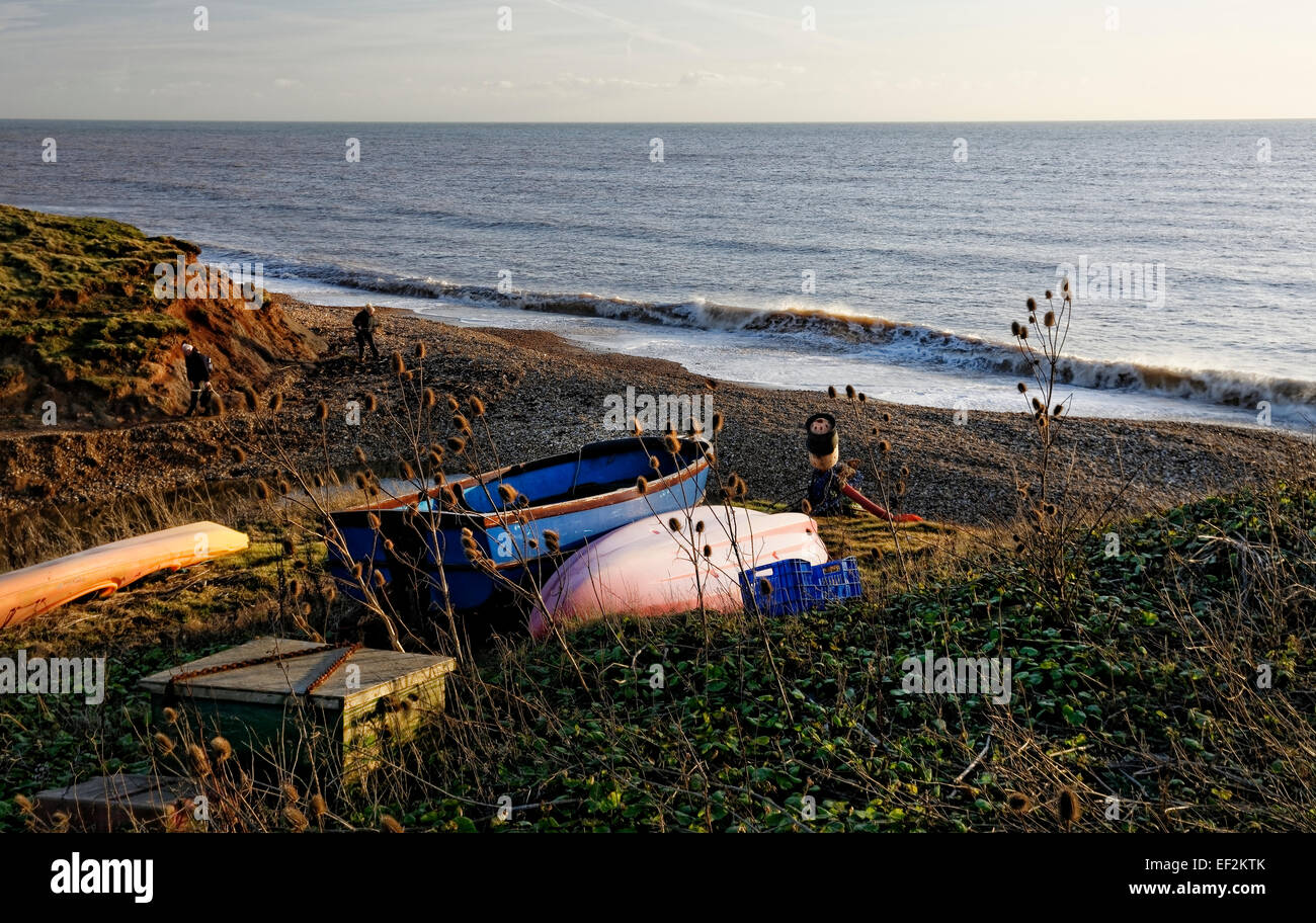 Grange lombata, Isle of Wight, convoglia acqua di ruscello Buddle Brighstone vicino al mare adiacente alla Grange Farm e passo di vacanza Foto Stock