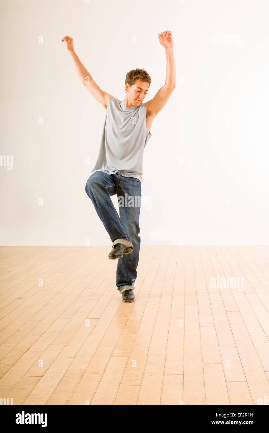 Ballerino di tip tap immagini e fotografie stock ad alta risoluzione - Alamy