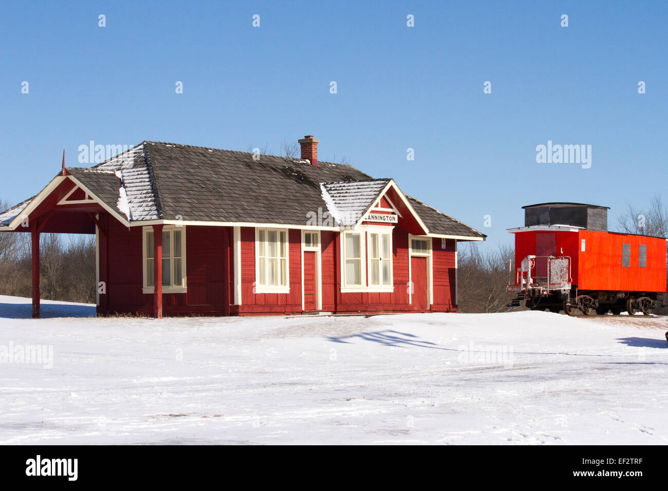 Cannington vecchia stazione ferroviaria con il caboose in Cannington Ontario Foto Stock