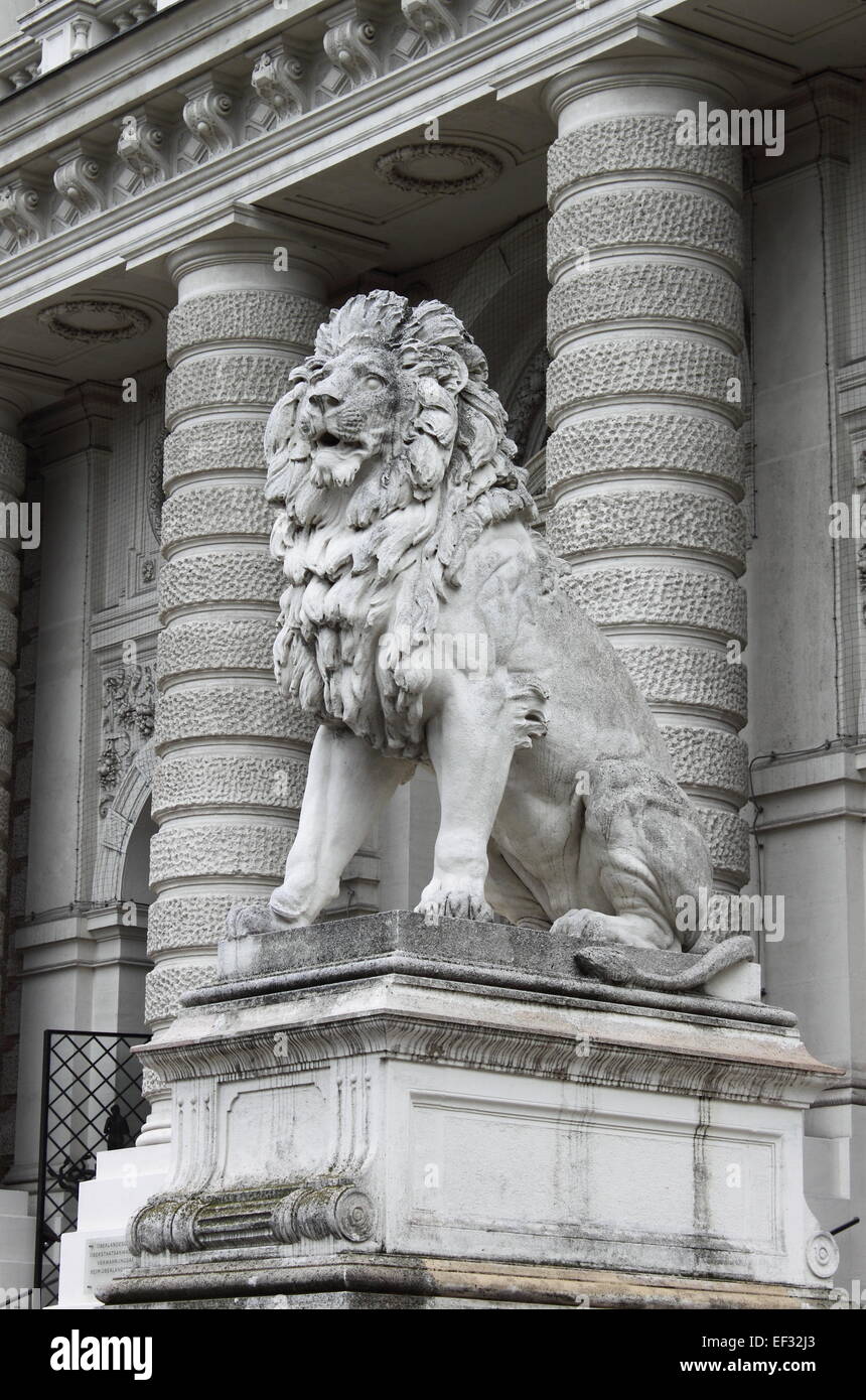 Leone in marmo statua in Vienna, Austria Foto Stock