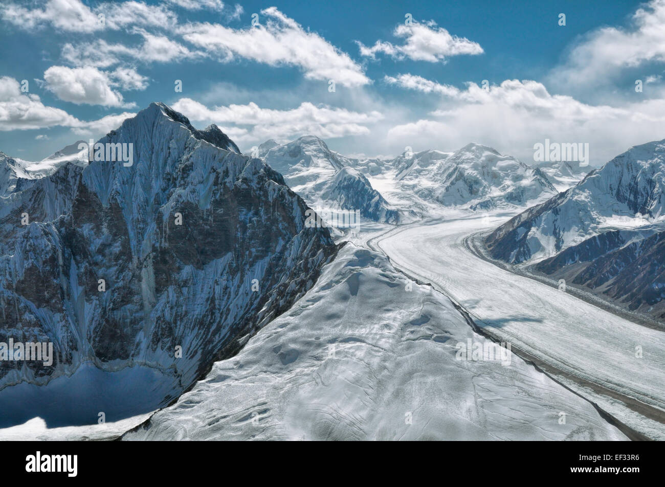 Vista panoramica del ghiacciaio Fedchenko nel Pamir Mountains in Tagikistan Foto Stock