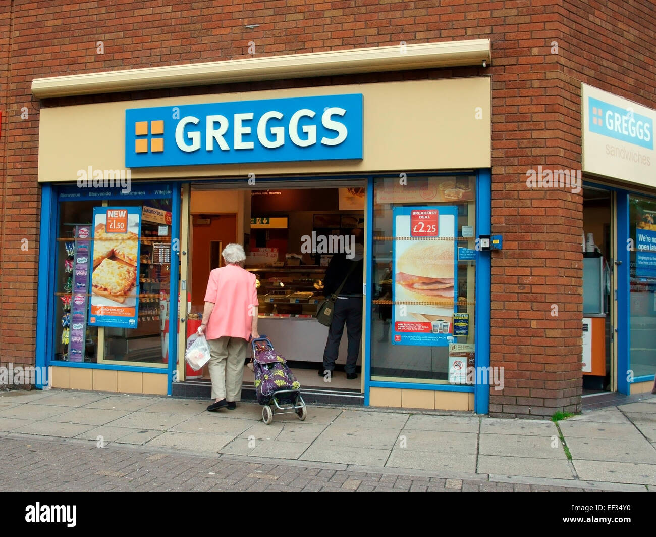 Greggs panificio, Crasswell Street, Portsmouth, Regno Unito Foto Stock