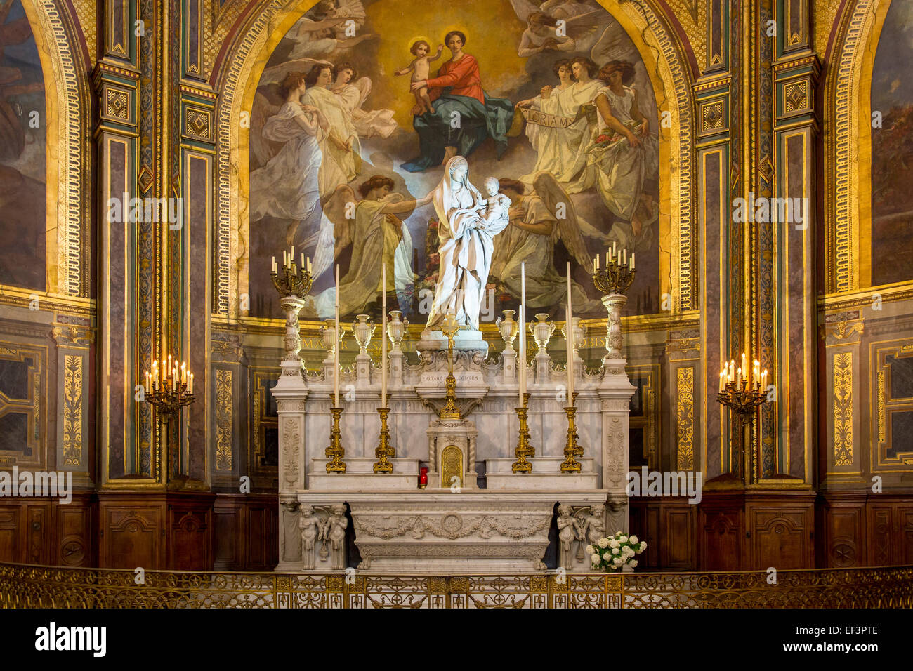 Cappella della Vergine all'interno della maestosa, gotico l'Eglise Saint Eustache, b. 1532-1632, in les hall, Parigi, Francia Foto Stock