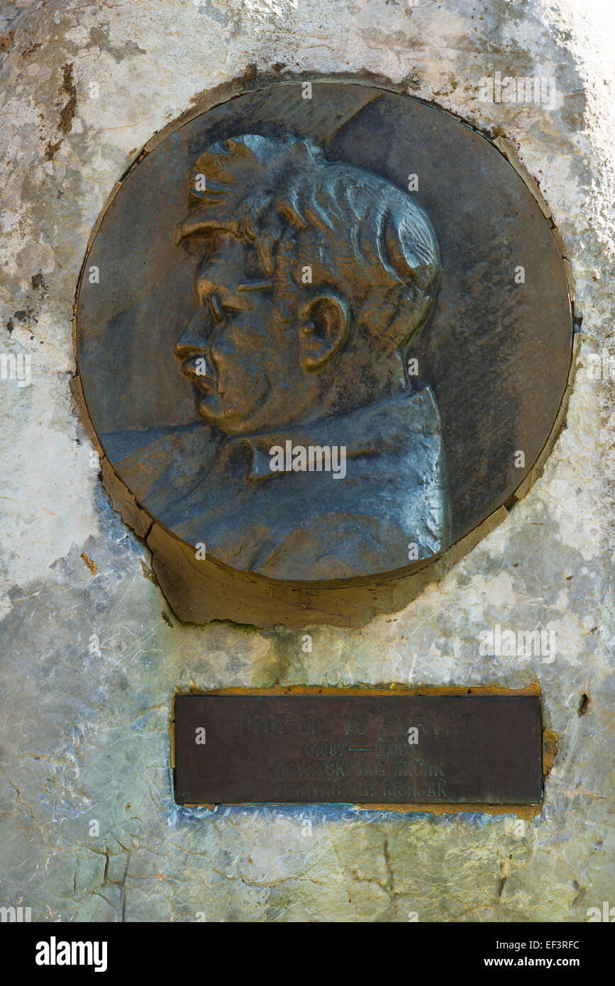 Memoriale di Ivo Horvat (celebre botanico che ha mappato il parco), il Parco Nazionale Risnjak, Croazia Foto Stock