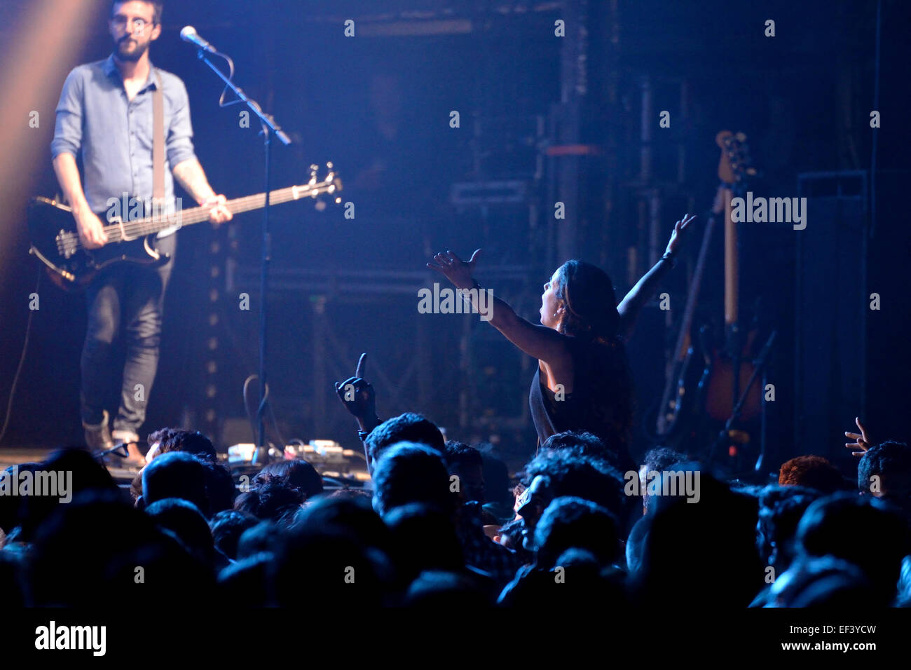 Barcellona - 16 Maggio: pubblico in un concerto presso il Razzmatazz discoteca il 16 maggio 2014 a Barcellona, Spagna. Foto Stock