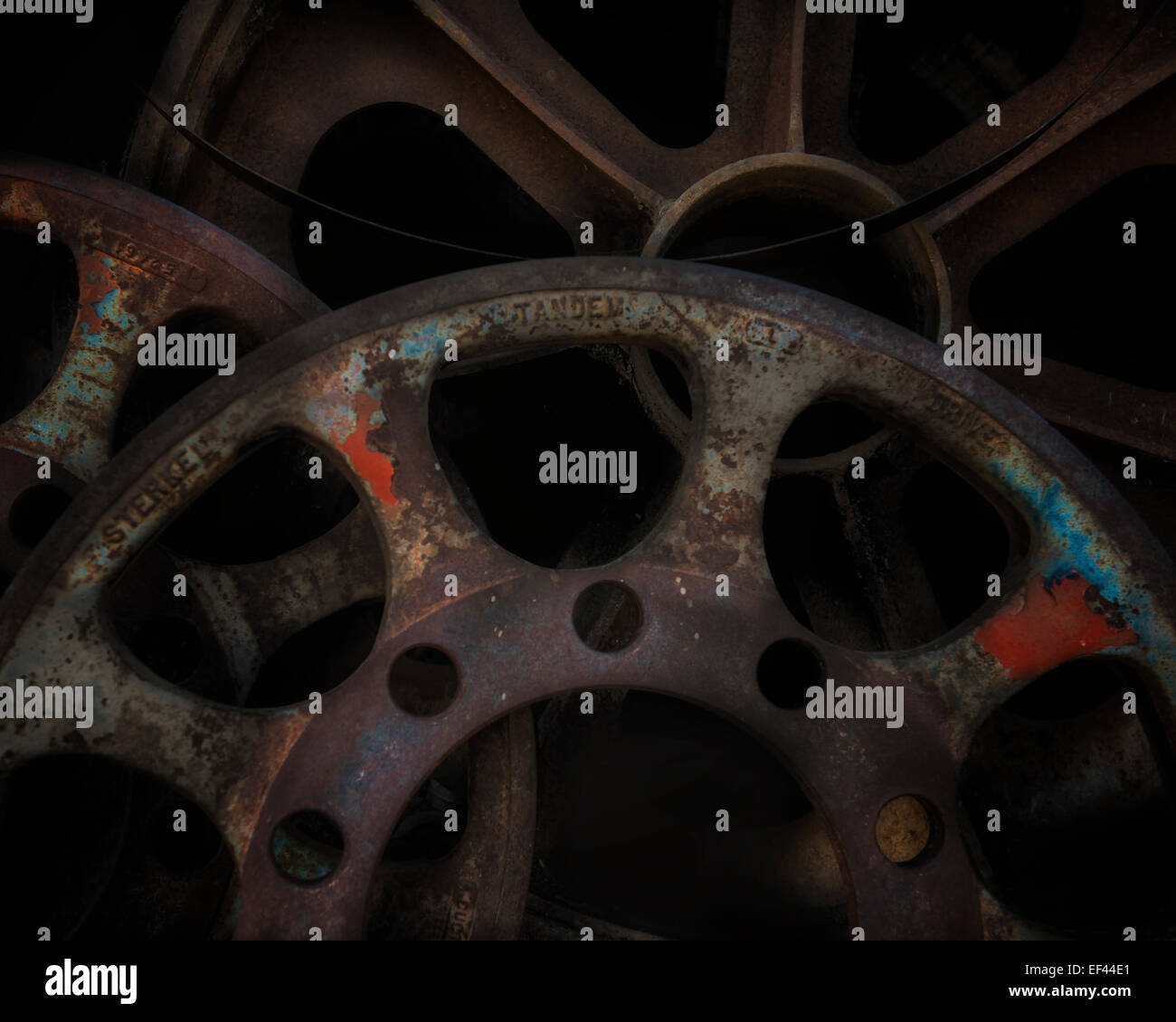 Una drammatica alta risoluzione fine art immagine stile di volare ruote e ingranaggi vicino a Girolamo Arizona Foto Stock