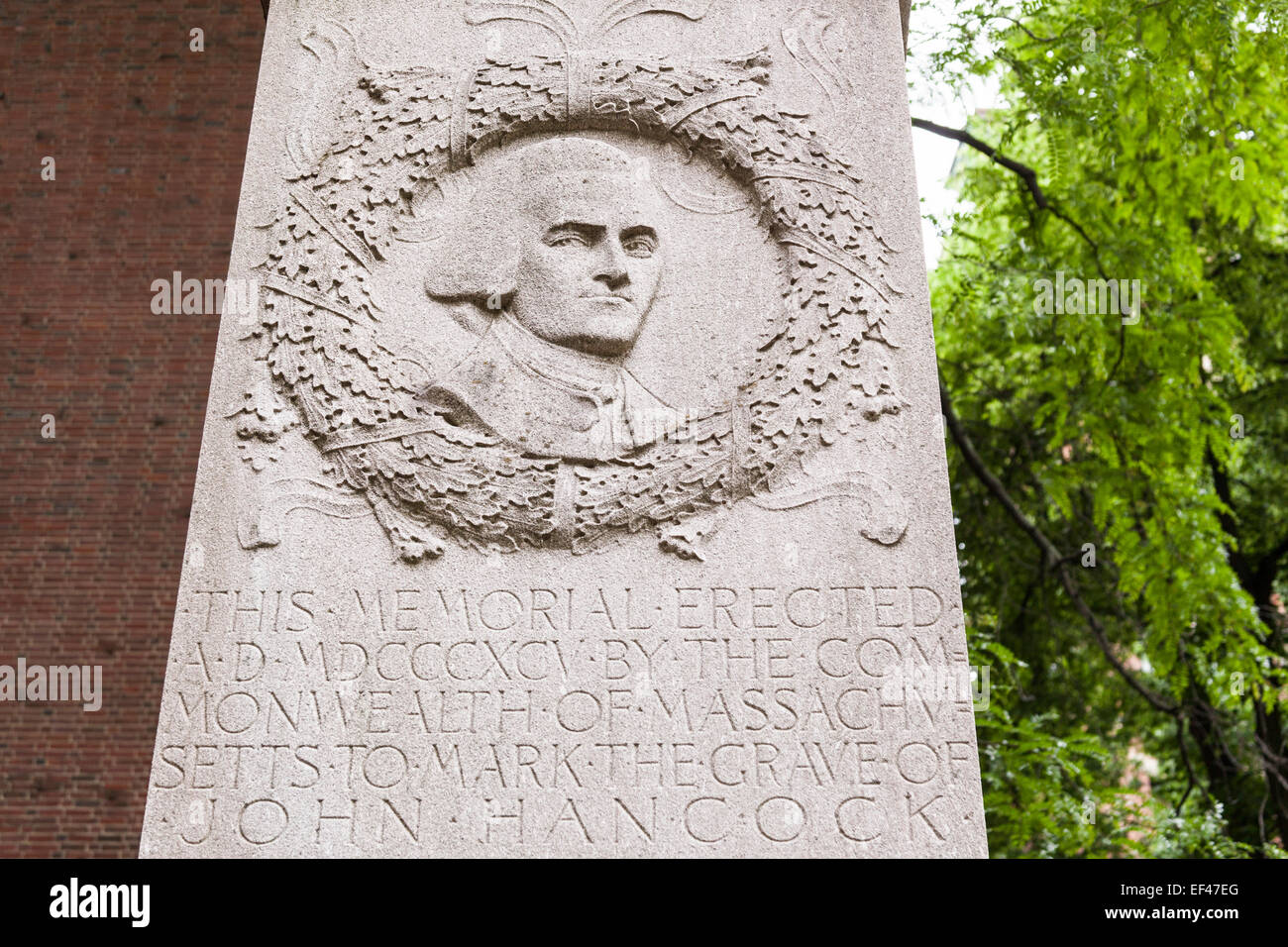 Lapide sulla tomba di John Hancock, vecchio granaio di seppellimento di massa, Tremont Street, Boston, Massachusetts, STATI UNITI D'AMERICA Foto Stock