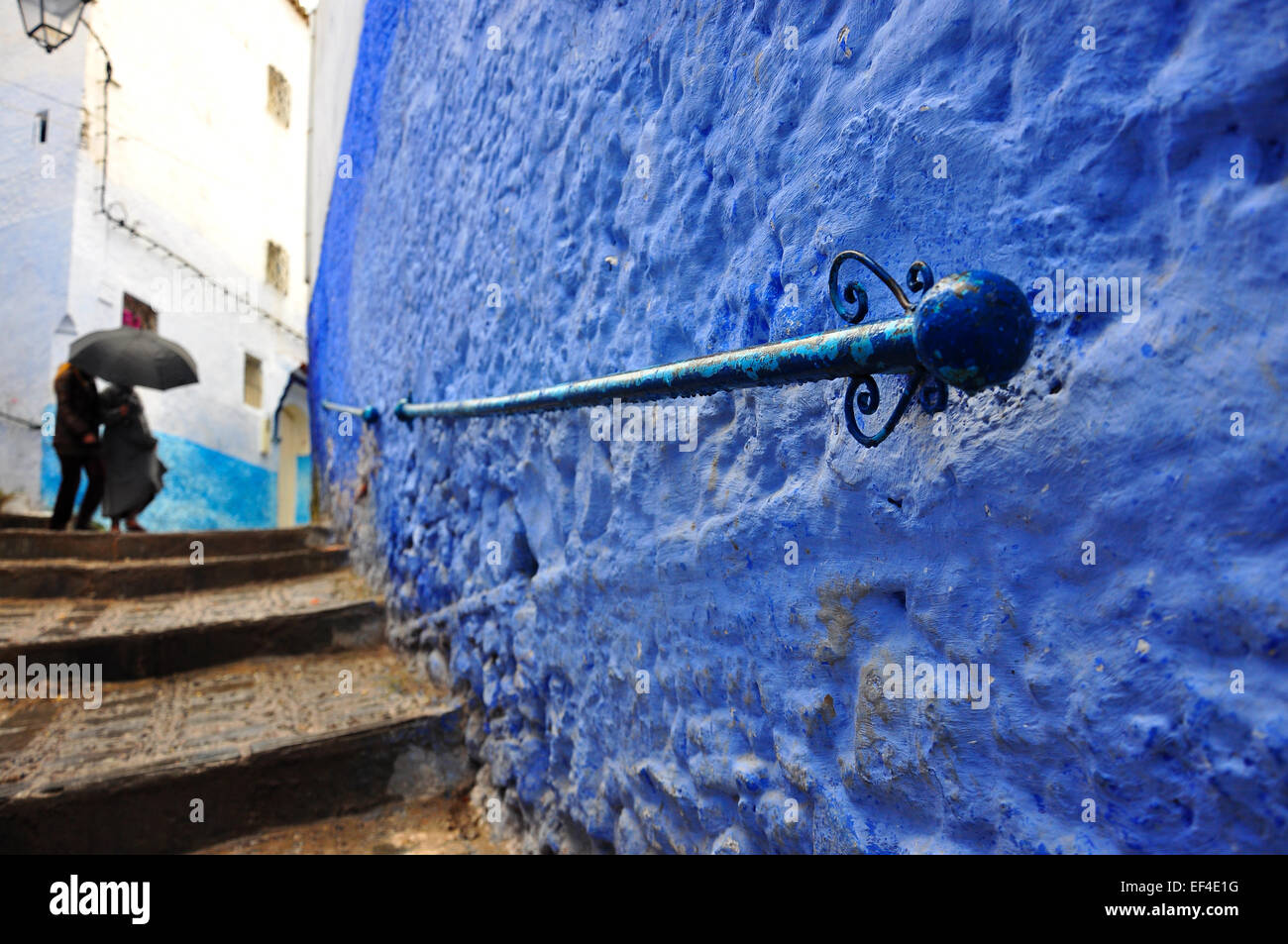 Chefchaouen blu lavato la vecchia medina per le strade delle città, Marocco Foto Stock