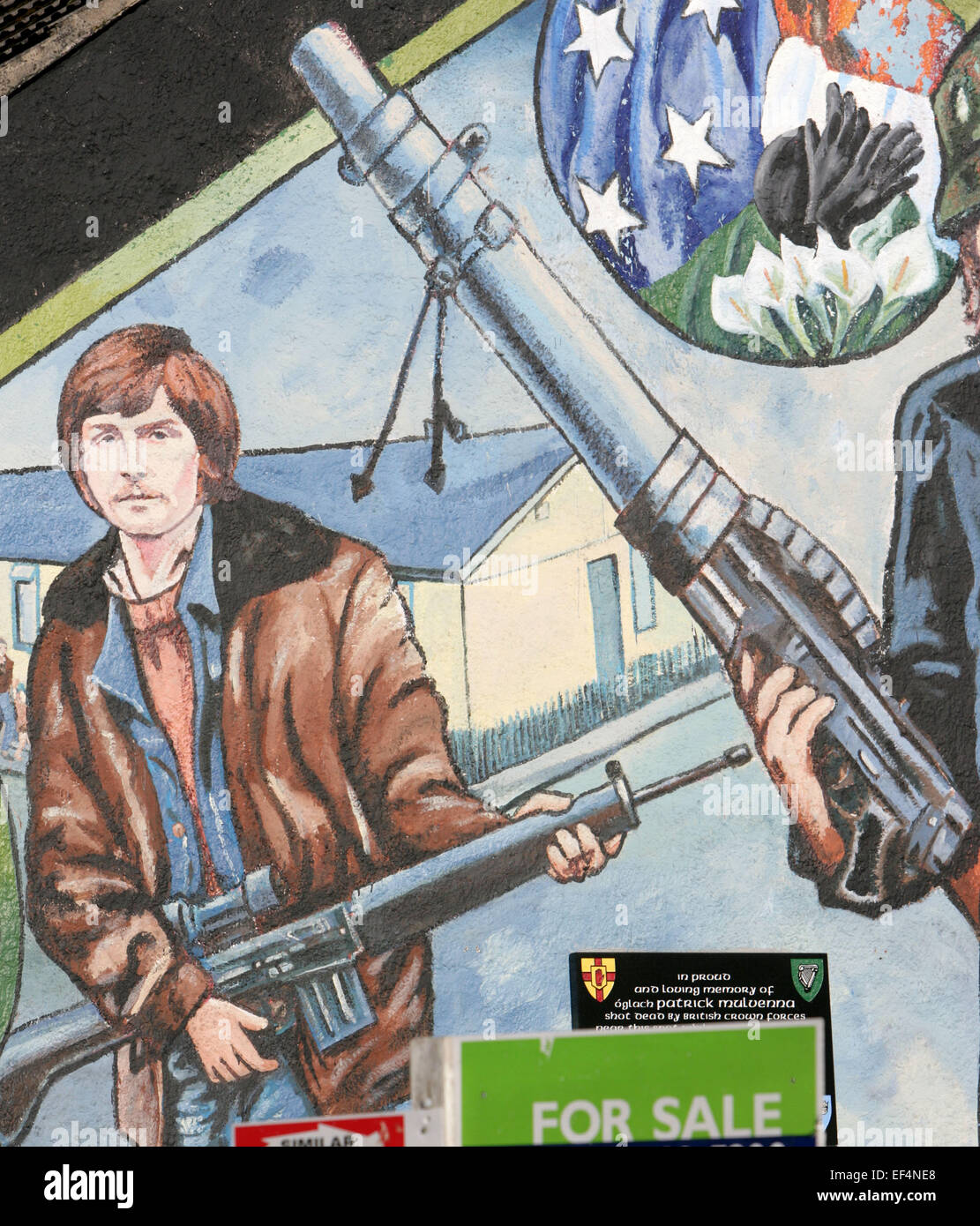 Un repubblicano irlandese murale nella parte occidentale di Belfast il giorno gli IRP ha rilasciato una dichiarazione a conferma del fatto che il INLA aveva disposto delle sue armi durante una conferenza stampa a Belfast, lunedì, Feb 8th, 2010. La INLA, il cui assassinio vittime incluso Tory MP Airey Neave, si crede di aver disposto del suo arsenale nelle ultime settimane. Un piccolo gruppo di spietata che ha ucciso più di 120 persone, ha annunciato nel mese di ottobre che intende perseguire i suoi obiettivi esclusivamente con mezzi pacifici. Il repubblicano corpo paramilitare è creduto di essere stato responsabile di 111 omicidi dalla sua formazione nel 1975 fino al cessate il fuoco mi Foto Stock