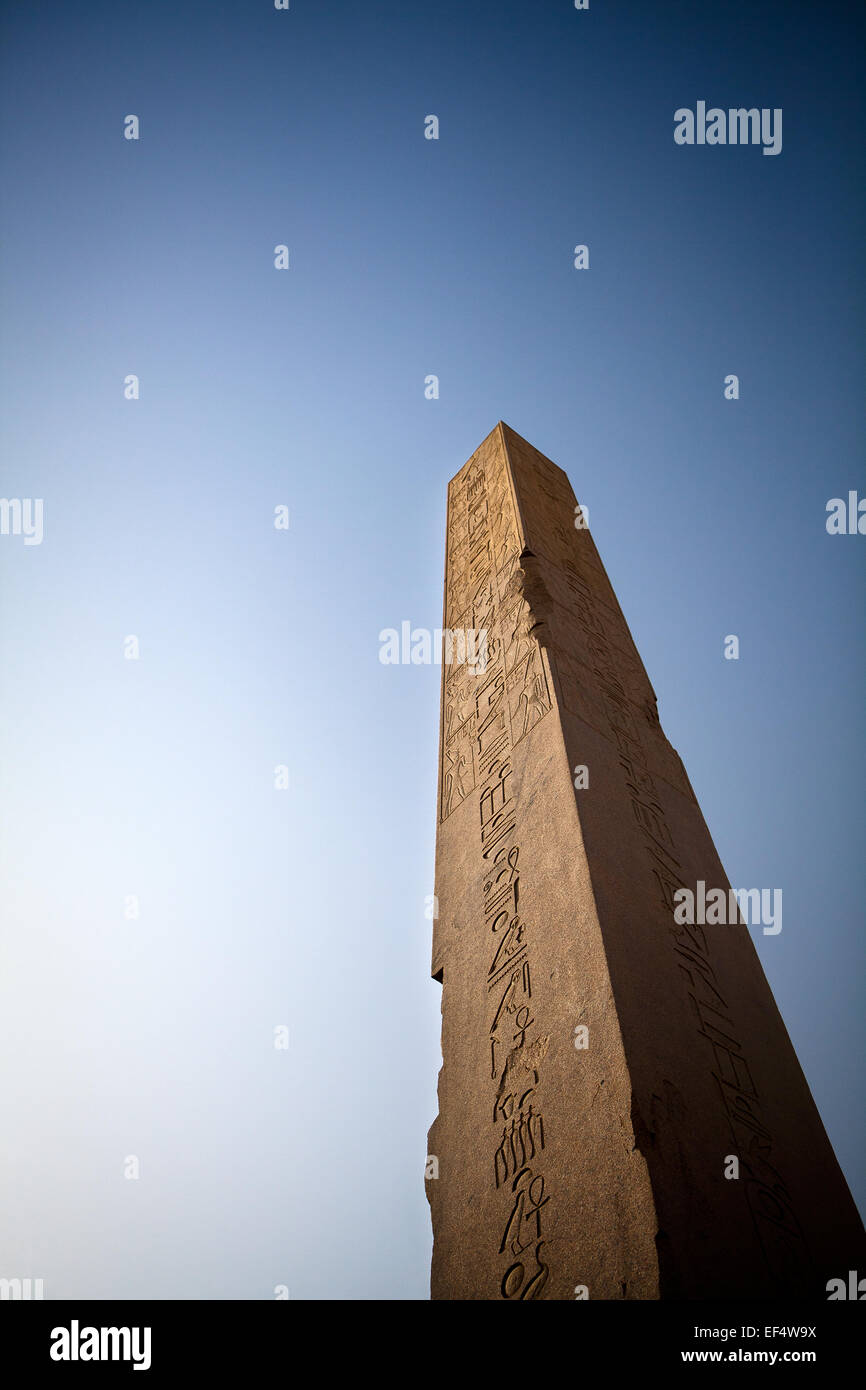 Pilastro in Aswan tempio Foto Stock