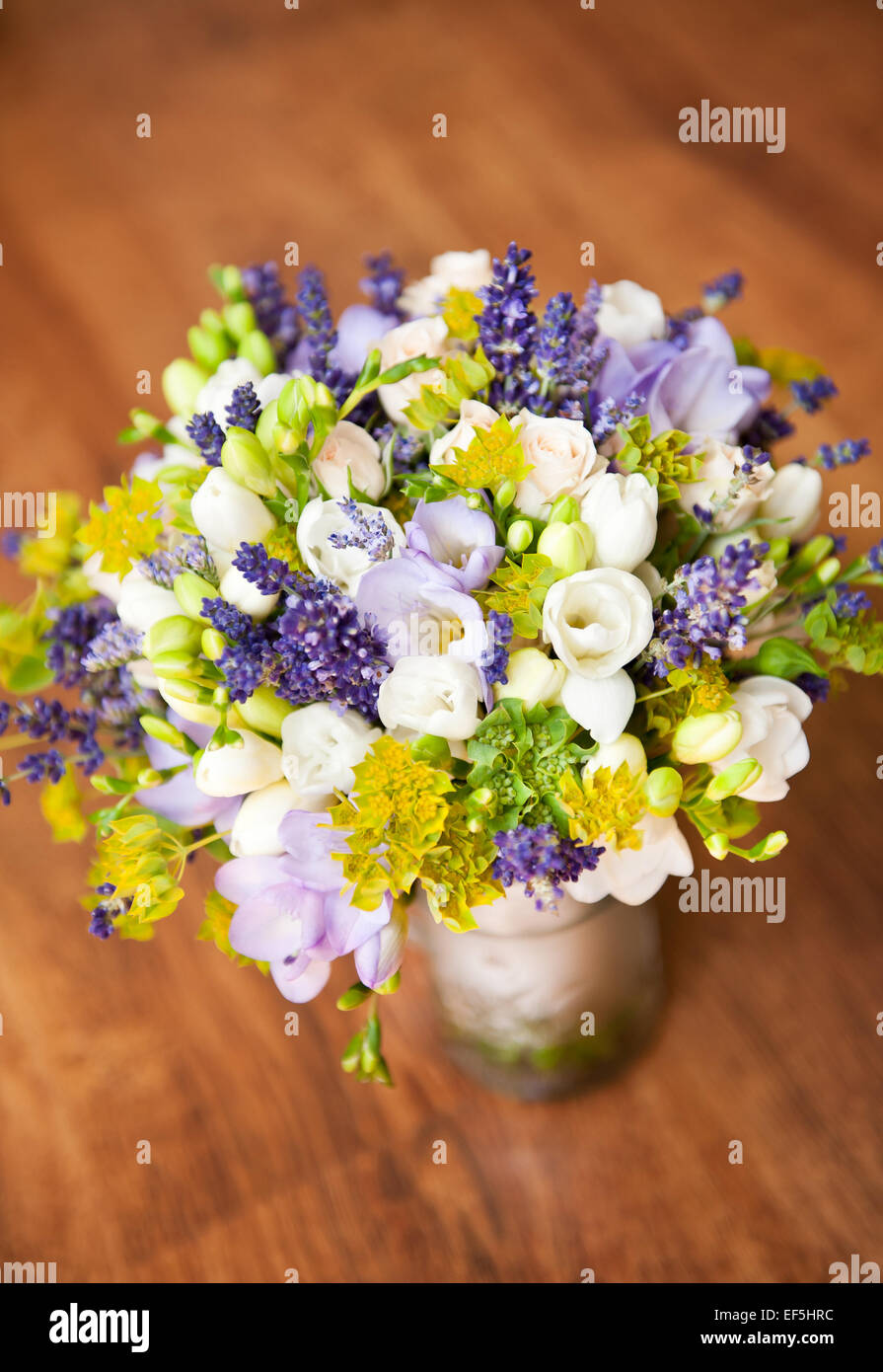 Bridal fresia bouquet di fiori di nozze Foto Stock