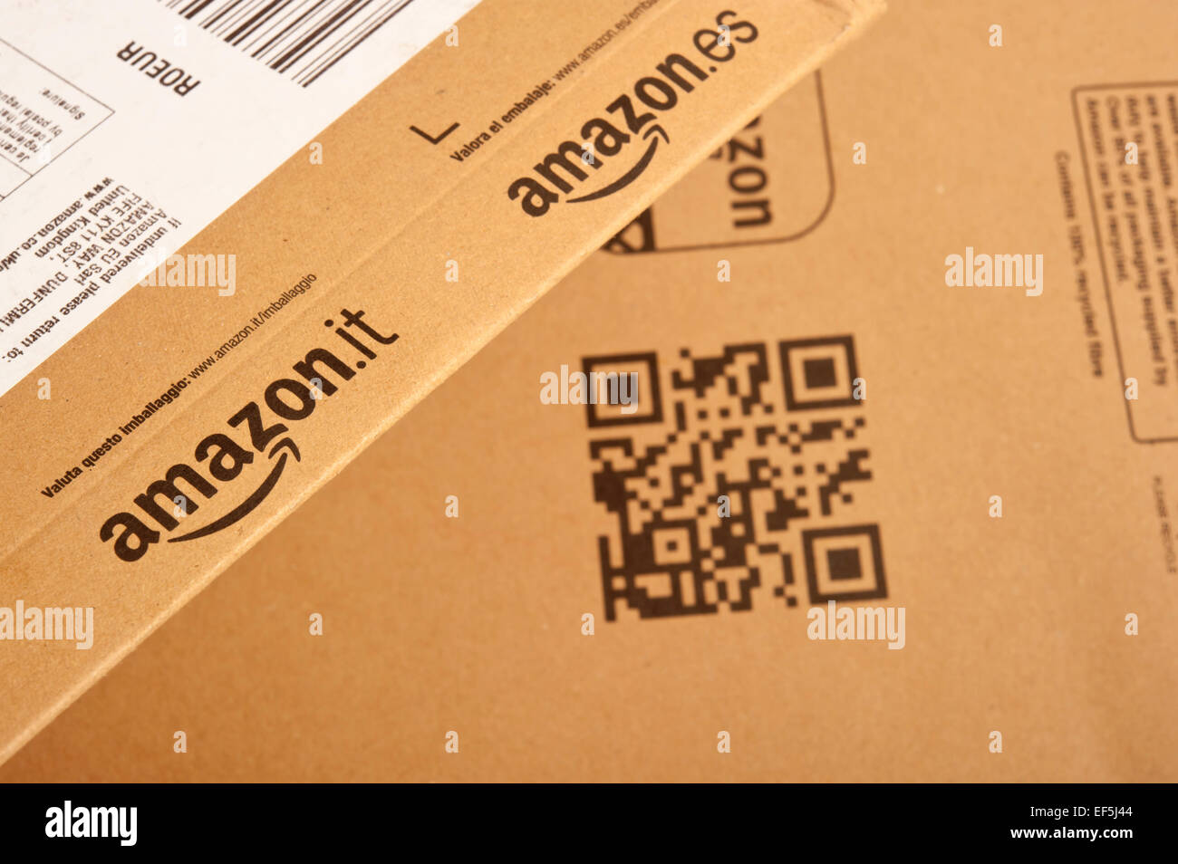 Amazon imballi di cartone Foto stock - Alamy