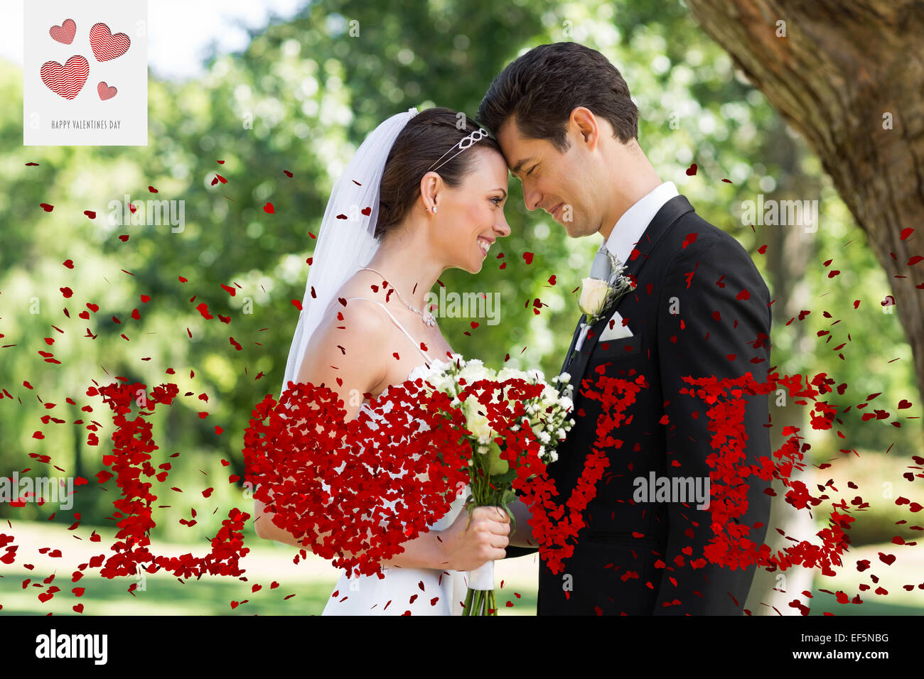 Immagine composita di amorevole coppia di novelli sposi in giardino Foto Stock