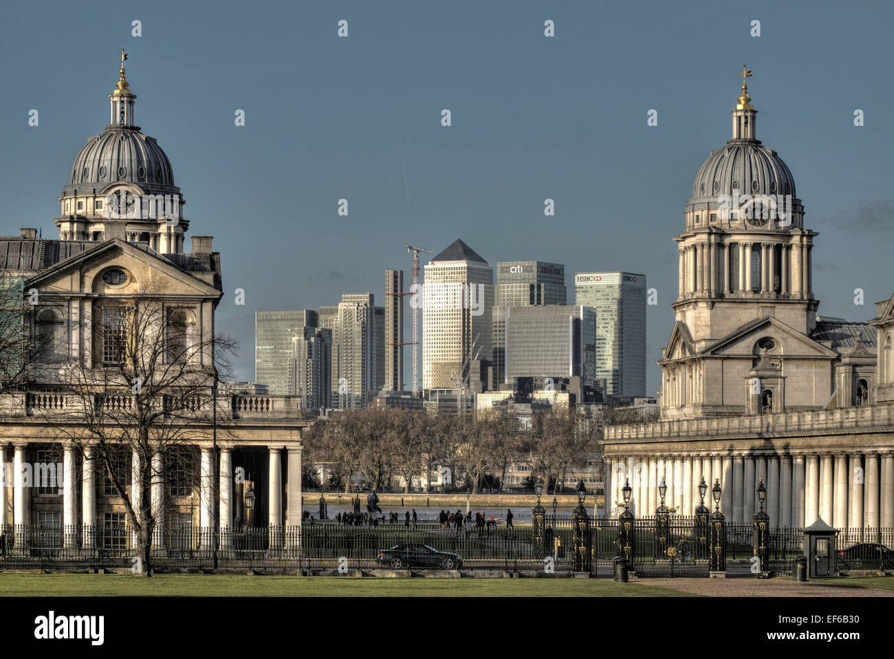 Ospedale Royal Greenwich con Canary Wharf London Foto Stock