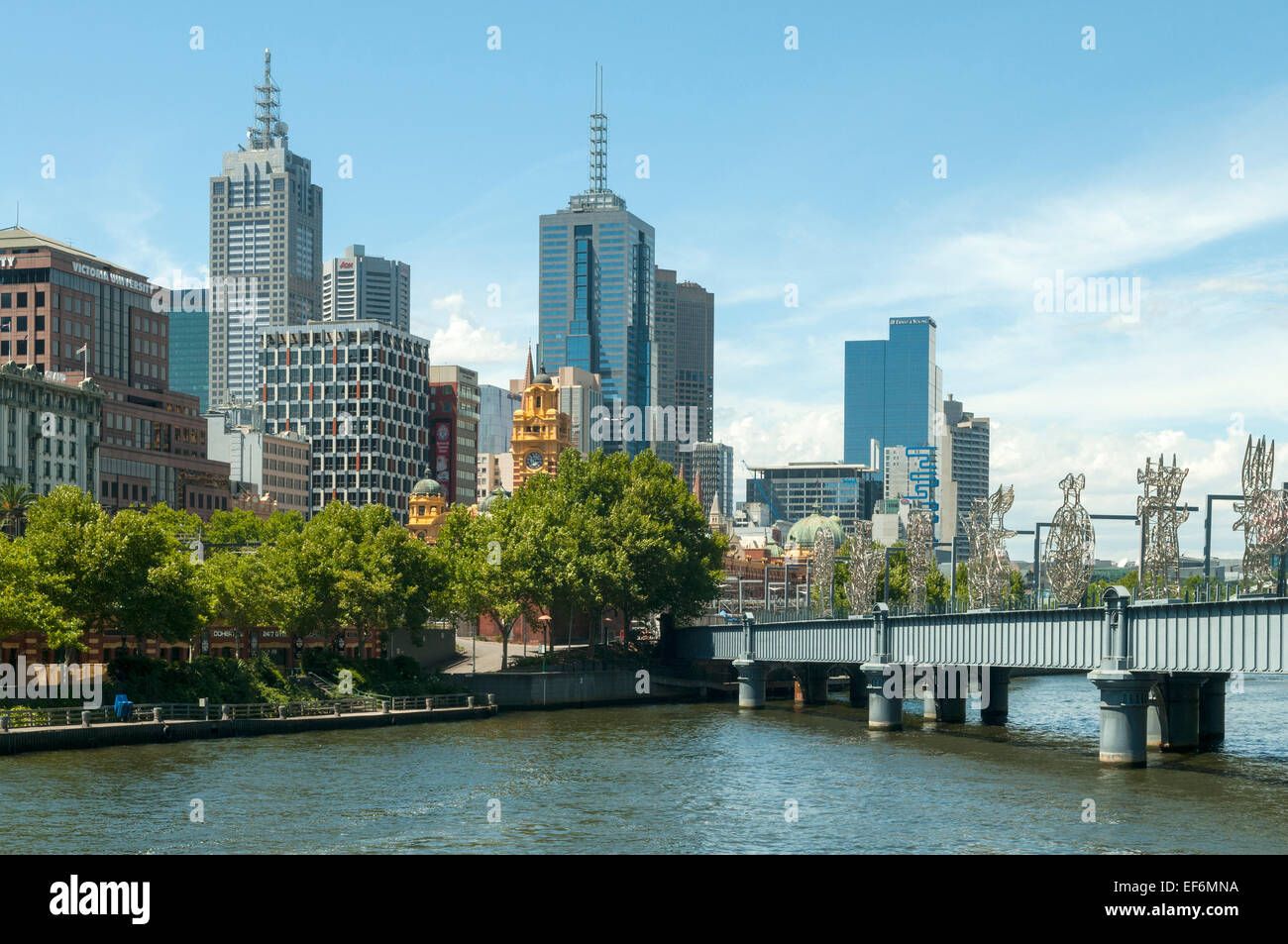 Lo Skyline di Melbourne da Queens Bridge, Melbourne, Victoria, Australia Foto Stock