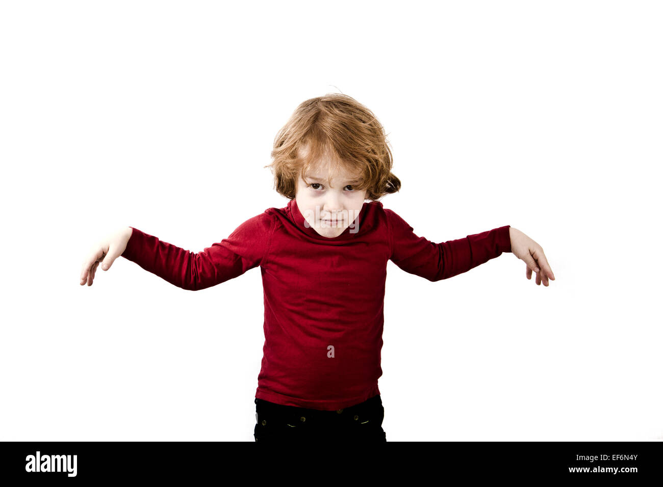 Bambino con le braccia spalancate isolati su sfondo bianco Foto Stock