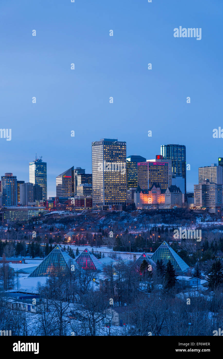 La skyline di Edmonton in inverno, Edmonton, Alberta, Canada Foto Stock