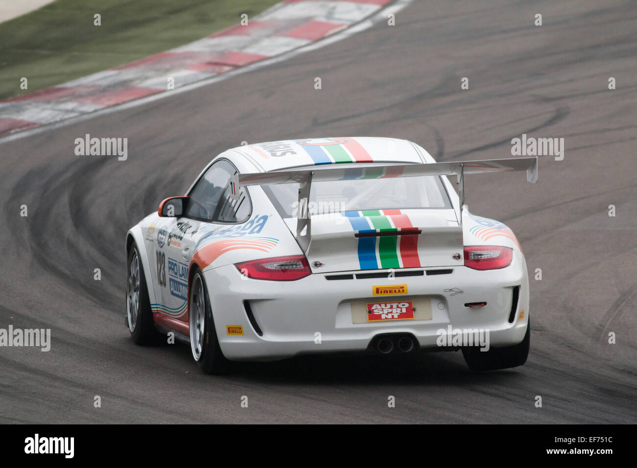 Imola, Italia - 11 Ottobre 2014: una Porsche 997 Cup Gtc del Drive Technology Italia Team, pilotato da Bodega Giuseppe e Maestri Stefano, il C.I. Vettura Gran Turismo racing su ottobre 11, 2014 a Imola, Italia. Foto Stock