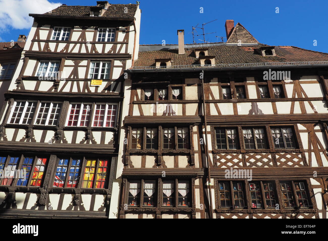 Ornati, legname medievale incorniciata alloggiamento civile edifici di Strasburgo in Francia. Foto Stock