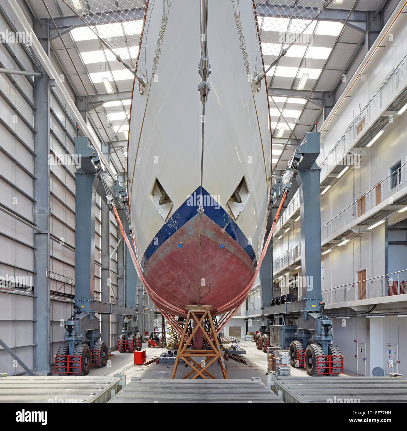Pendennis Shipyard, Falmouth TR11 4NR, Regno Unito. Architetto: na, 2014. Nel complesso vista interna. Foto Stock