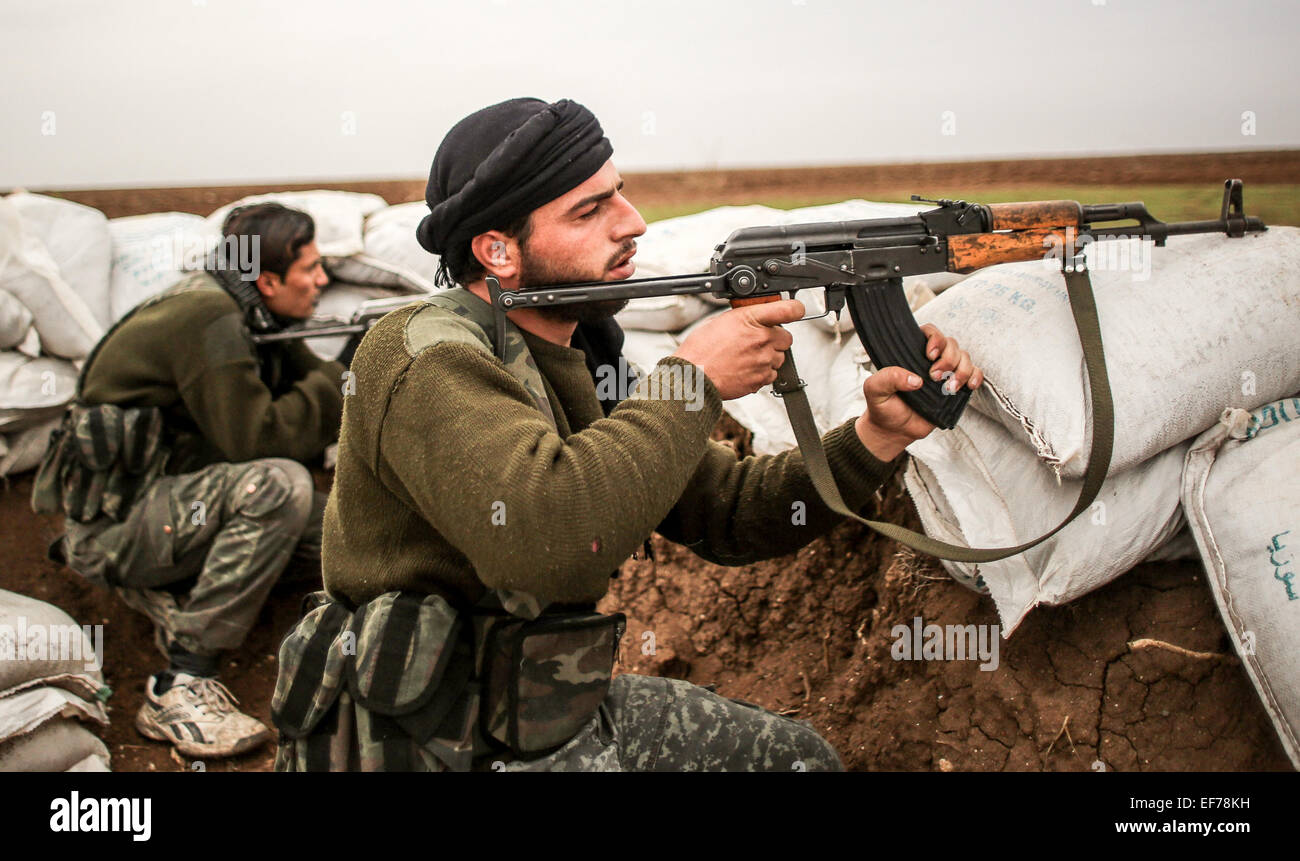 Al Qaeda fighters tenere in allerta il Levante, mentre Rabat sulla parte anteriore del Nubbol e Zhraa di Aleppo per lottare contro gli sciiti di Hezbollah e Iran. © Ibrahim Khader/Pacific Press/Alamy Live News Foto Stock