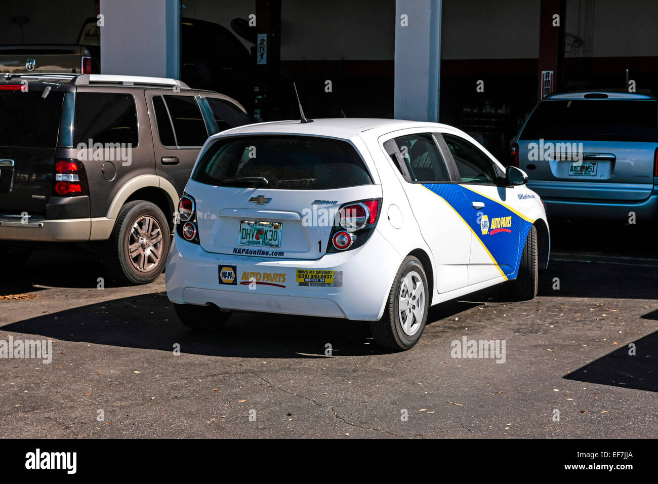 Parti per auto NAPA veicolo Corriere - un drop off servizio automobilistico per la consegna della parte Foto Stock