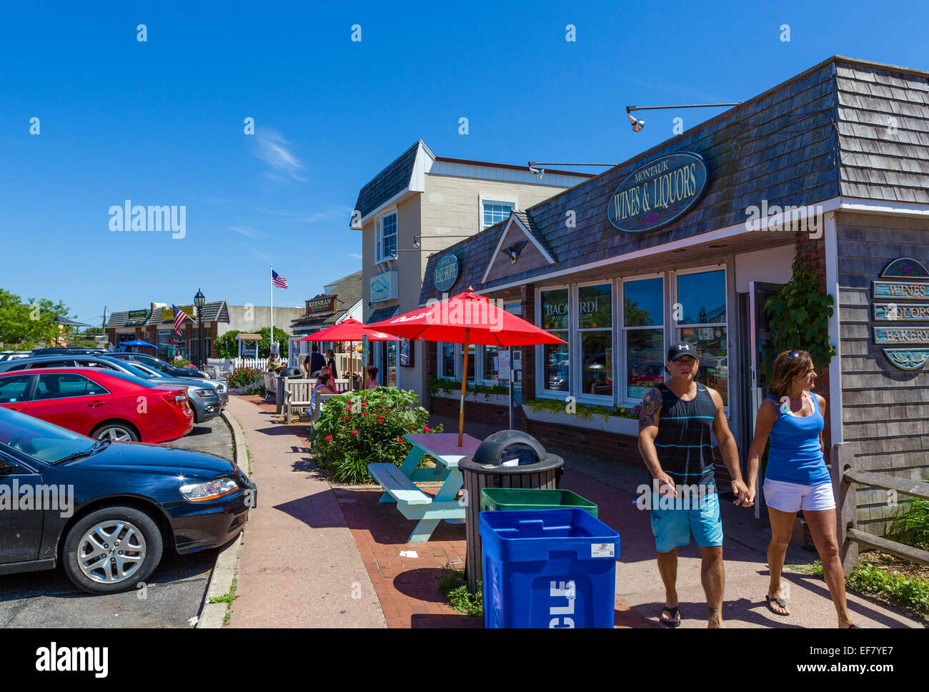 I negozi sulla Plaza nel centro cittadino di Montauk, contea di Suffolk, Long Island , NY, STATI UNITI D'AMERICA Foto Stock