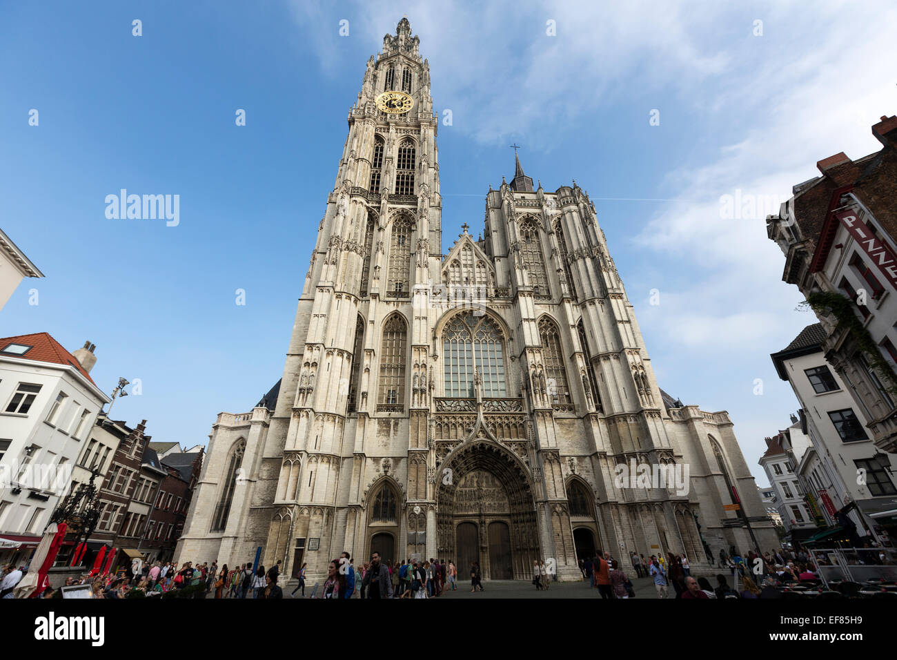 La facciata della Cattedrale di Nostra Signora di Anversa Foto Stock