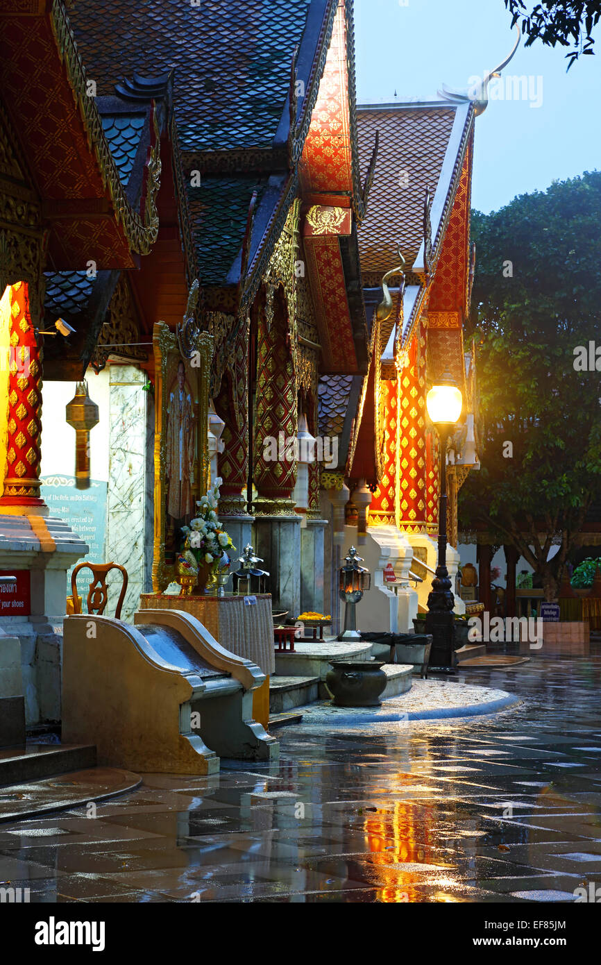 Ingresso, Wat Phrathat, il Doi Suthep picco, Chiang Mai, Thailandia Foto Stock