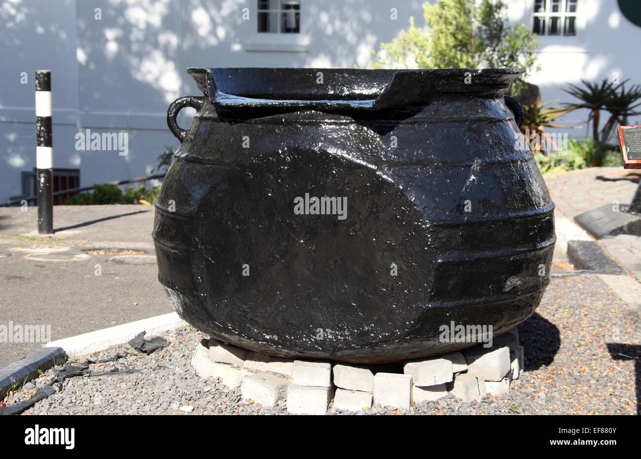 Historic Blubber Pot presso Simons Town in Sud Africa Foto Stock