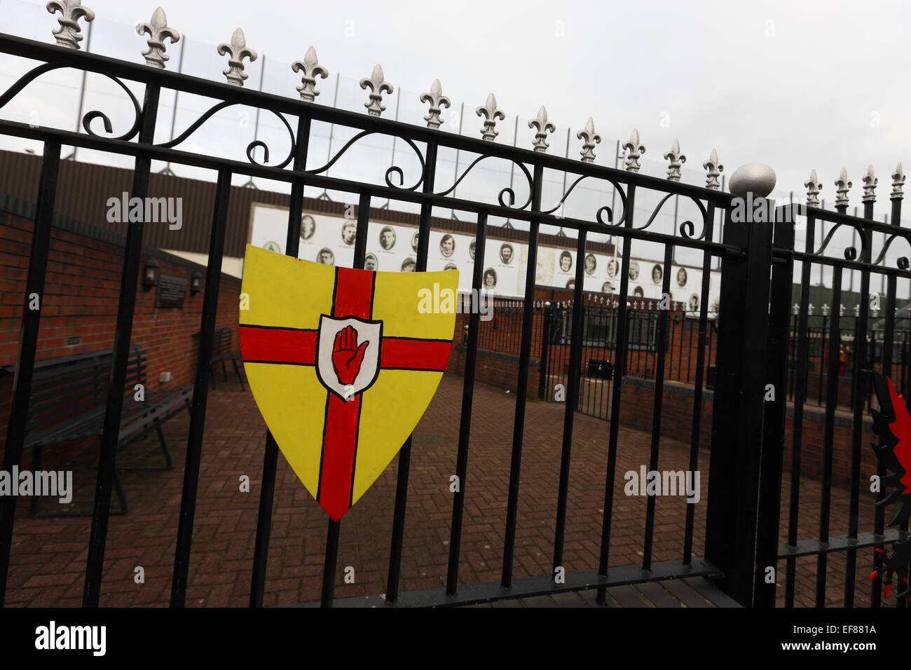 Il simbolo della mano rossa. L'area della Repubblica di Belfast intorno alla Falls Road Foto Stock