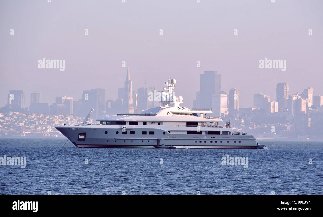 Vista di superyacht kogo sulla Baia di San Francisco Foto Stock