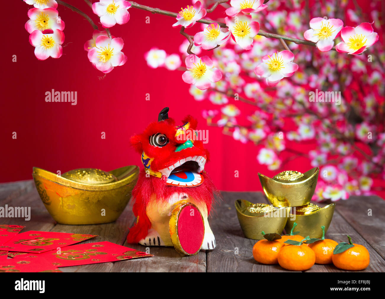 Anno Nuovo cinese decorazioni ,carattere cinese simboleggia il Gong Xi Fa Cai senza violazione dei diritti di copyright Foto Stock