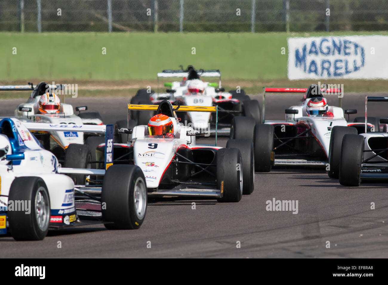 Imola, Italia - 11 Ottobre 2014: una Tatuus F.4 T014 Abarth di Jenzer Motorsport team, pilotato da Rindlisbacher Nico (CHE), l'HO Foto Stock
