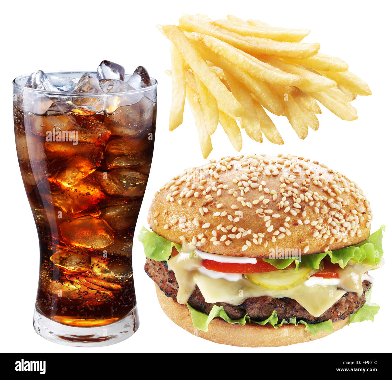 Hamburger e patatine fritte di patate, cola drink. Cibo da asporto. Il file contiene i tracciati di ritaglio. Foto Stock