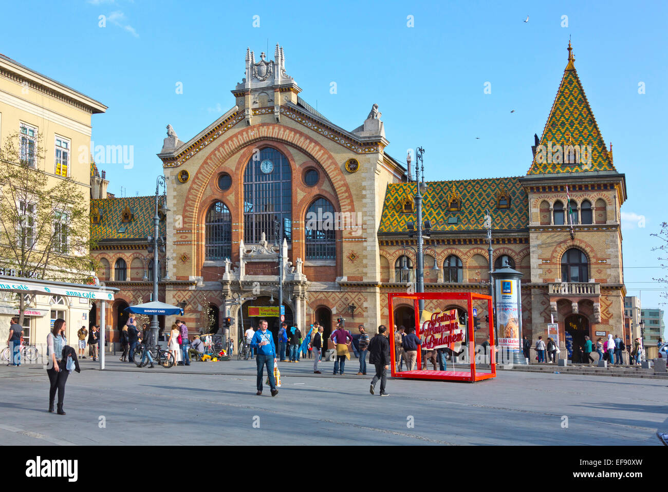 Vista Esterna Del Grande Mercato Coperto Il Mercato Coperto Di Budapest In Ungheria Foto Stock Alamy