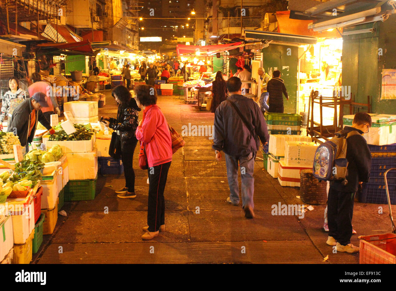 Hong Kong. 29 gen, 2015. Anno Nuovo Cinese: un mercato di Hong Kong in corsa per il nuovo anno lunare © Robert SC Kemp/Alamy Foto Stock