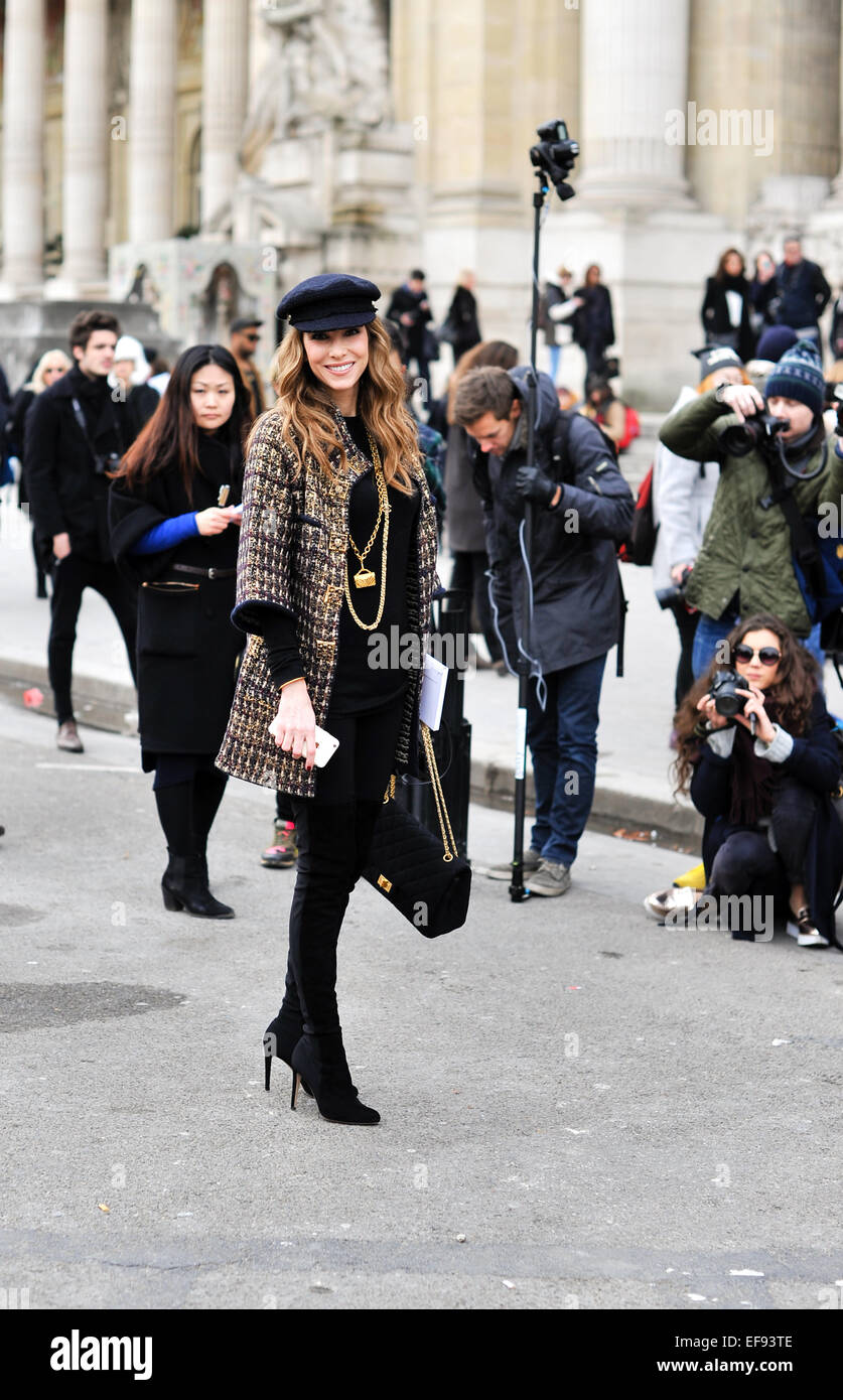 Alexandra Lapp, di Stylesandwich.com, arrivando presso la pista di Chanel visualizza durante la Haute Couture della settimana della moda a Parigi - Jan 27, 2015 - Foto: Pista Manhattan/Celine Gaille/picture alliance Foto Stock