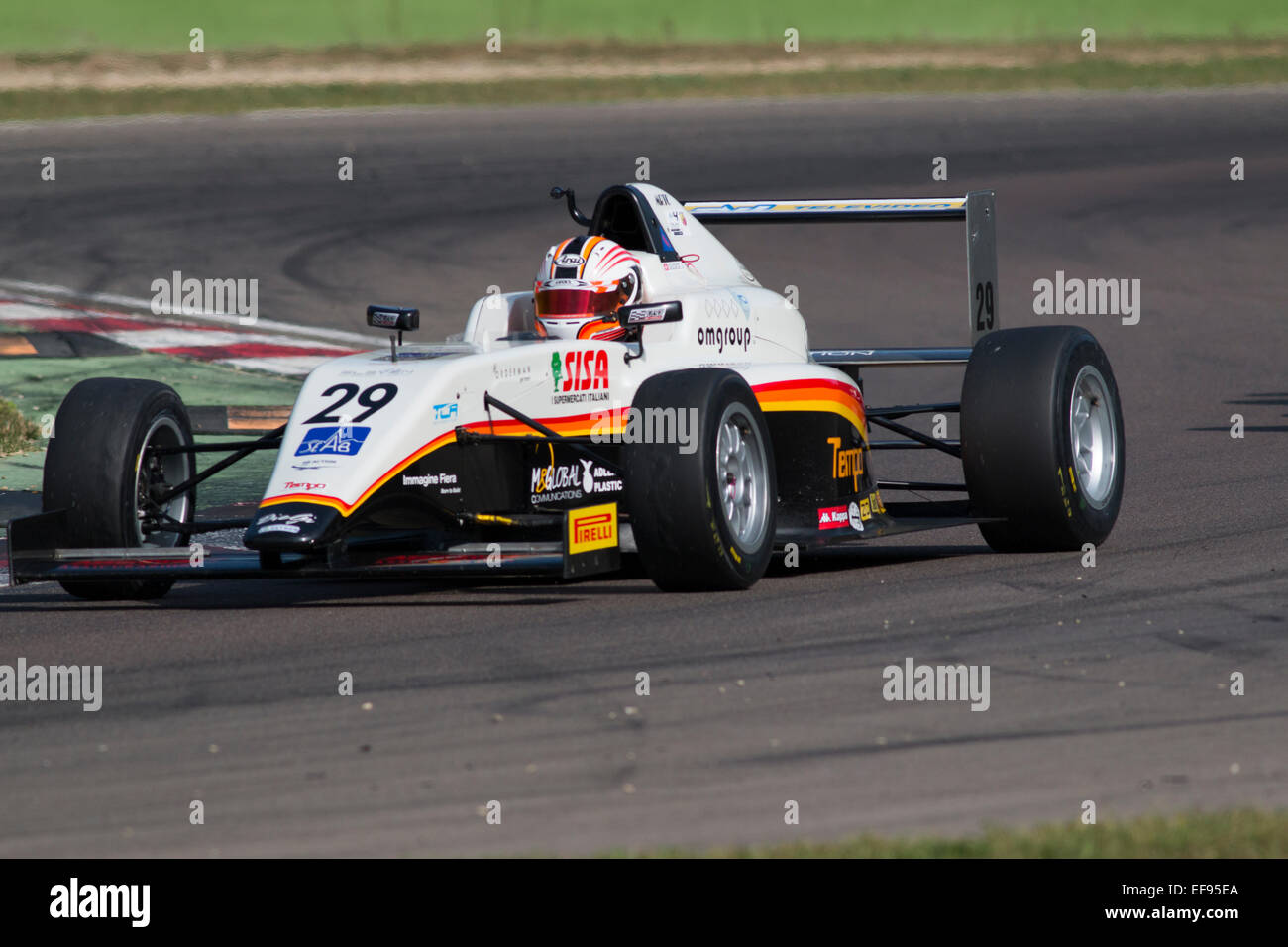 Imola, Italia - 11 Ottobre 2014: una Tatuus F.4 T014 Abarth di Diegi Motorsportteam, pilotato dal Giudice Jonathan (CHE), l'italiano F4 Championship Auto Racing su ottobre 11, 2014 a Imola, Italia. Foto Stock