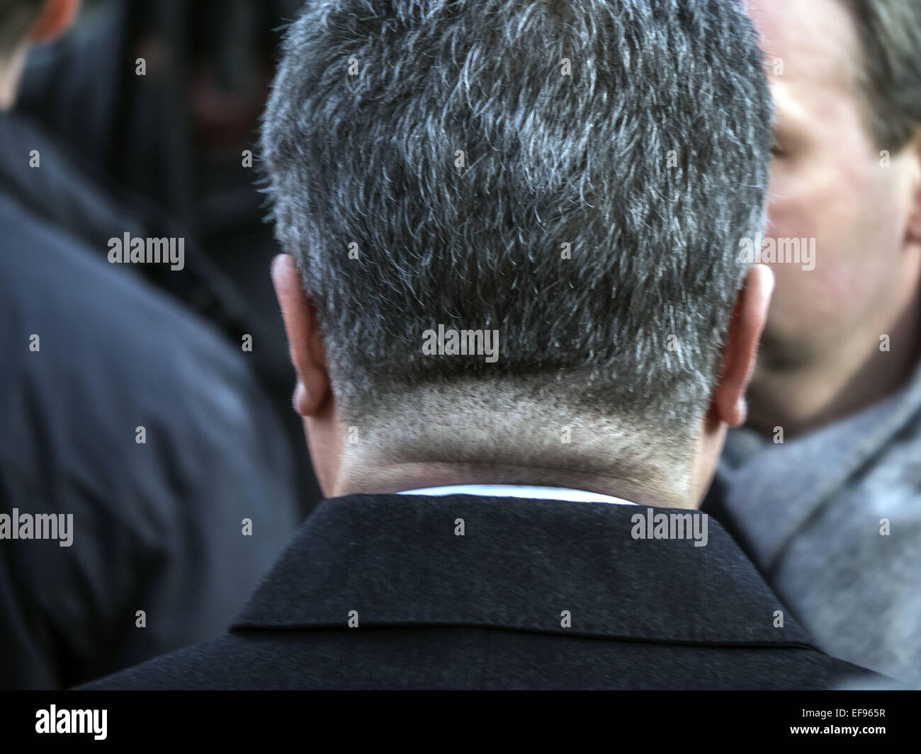 Gen 29, 2015 - Presidente Poroshenko, 29 gennaio 2015, ha partecipato alla cerimonia Kruty eroi, giovani ragazzi che in questo giorno nel 1918 vicino alla stazione Kruty nella regione di Chernihiv è entrato in una battaglia impari con i bolscevichi e sono morti di una morte eroica per l'Ucraina Repubblica popolare..Il presidente di cui fiori al memorial cross per gli eroi di Kruty Askold alla tomba di Kiev, dove la parte delle vittime reburied. Insieme con i partecipanti della cerimonia il Presidente ha reso omaggio ai caduti minuto di silenzio. (Credito Immagine: © Igor Golovniov/ZUMA filo) Foto Stock