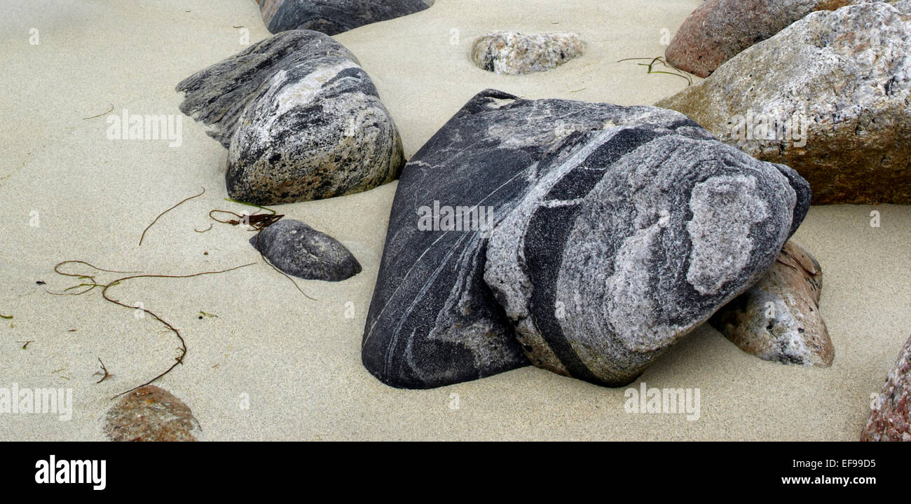 Lewisian Gneiss rocce sulla Isle of Harris nelle Ebridi Esterne della Scozia Foto Stock