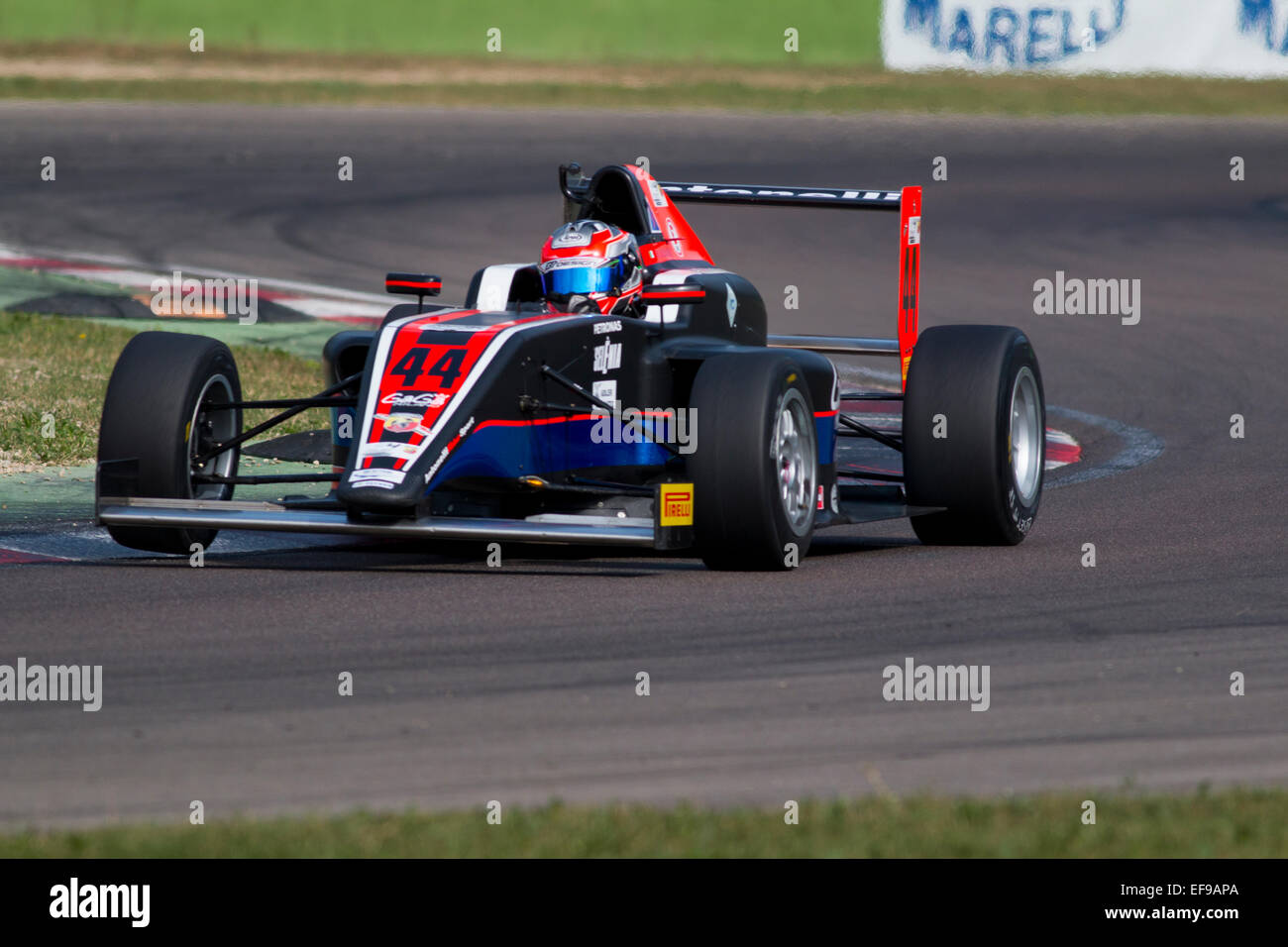 Imola, Italia - 11 Ottobre 2014: una Tatuus F.4 T014 Abarth di Antonelli Motorsportteam, pilotato da Desideri Matteo (Ita), l'italiano F4 Championship Auto Racing su ottobre 11, 2014 a Imola, Italia. Foto Stock