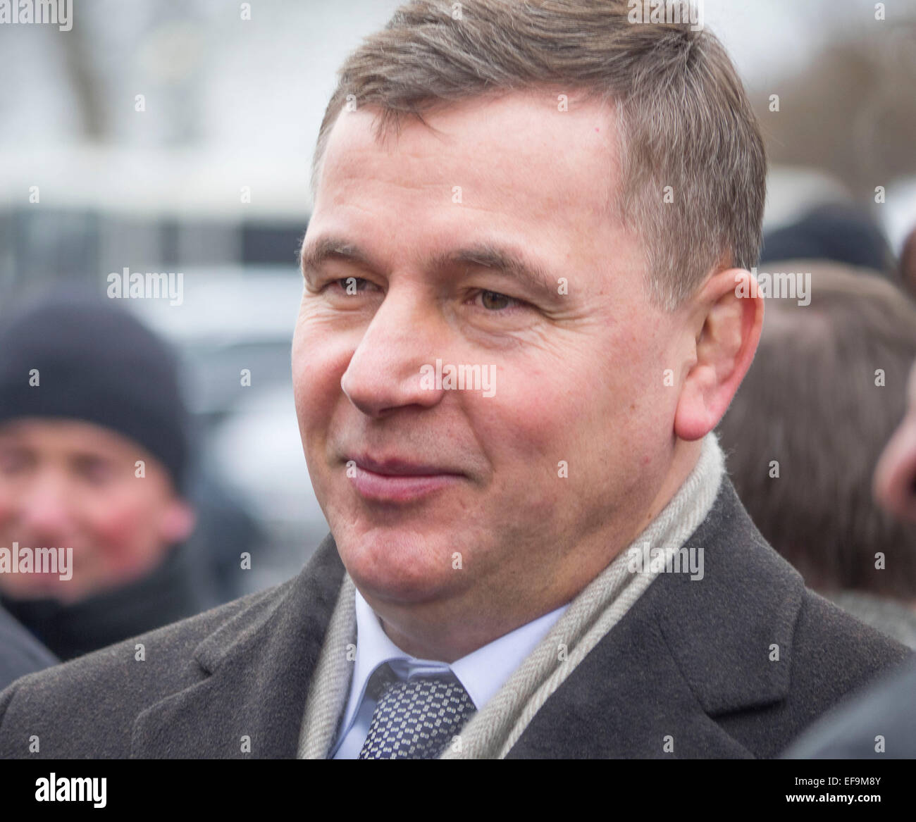 Kruty, Ucraina. Il 29 gennaio, 2015. Regione di Chernihiv, Ucraina. Il 29 gennaio, 2015. L'ex ministro della Difesa Valery Geleta. -- Politicinas ucraini, 29 gennaio 2015, ha partecipato alla cerimonia Kruty eroi, giovani ragazzi che in questo giorno nel 1918 vicino alla stazione Kruty nella regione di Chernihiv è entrato in una battaglia impari con i bolscevichi e sono morti di una morte eroica per l'Ucraina Repubblica popolare. © Igor Golovnov/Alamy Live News Credit: Igor Golovnov/Alamy Live News Foto Stock