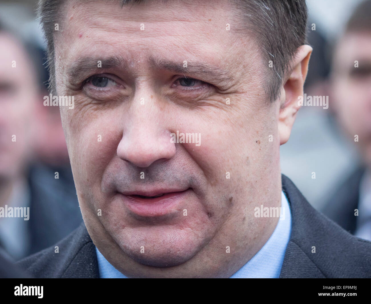 Kruty, Ucraina. Il 29 gennaio, 2015. Regione di Chernihiv, Ucraina. Il 29 gennaio, 2015. Vyacheslav Kirilenko - uomo politico ucraino, Vice Primo Ministro per gli Affari Umanitari e il Ministro della cultura dell'Ucraina. -- Politicinas ucraini, 29 gennaio 2015, ha partecipato alla cerimonia Kruty eroi, giovani ragazzi che in questo giorno nel 1918 vicino alla stazione Kruty nella regione di Chernihiv è entrato in una battaglia impari con i bolscevichi e sono morti di una morte eroica per l'Ucraina Repubblica popolare. © Igor Golovnov/Alamy Live News Credit: Igor Golovnov/Alamy Live News Foto Stock