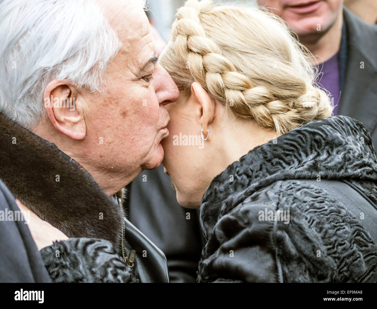 Kruty, Ucraina. Il 29 gennaio, 2015. Regione di Chernihiv, Ucraina. Il 29 gennaio, 2015. Yulia Tymoshenko e ex Presidente ucraino Leonid Kravchuk. -- Politicinas ucraini, 29 gennaio 2015, ha partecipato alla cerimonia Kruty eroi, giovani ragazzi che in questo giorno nel 1918 vicino alla stazione Kruty nella regione di Chernihiv è entrato in una battaglia impari con i bolscevichi e sono morti di una morte eroica per l'Ucraina Repubblica popolare. © Igor Golovnov/Alamy Live News Credit: Igor Golovnov/Alamy Live News Foto Stock