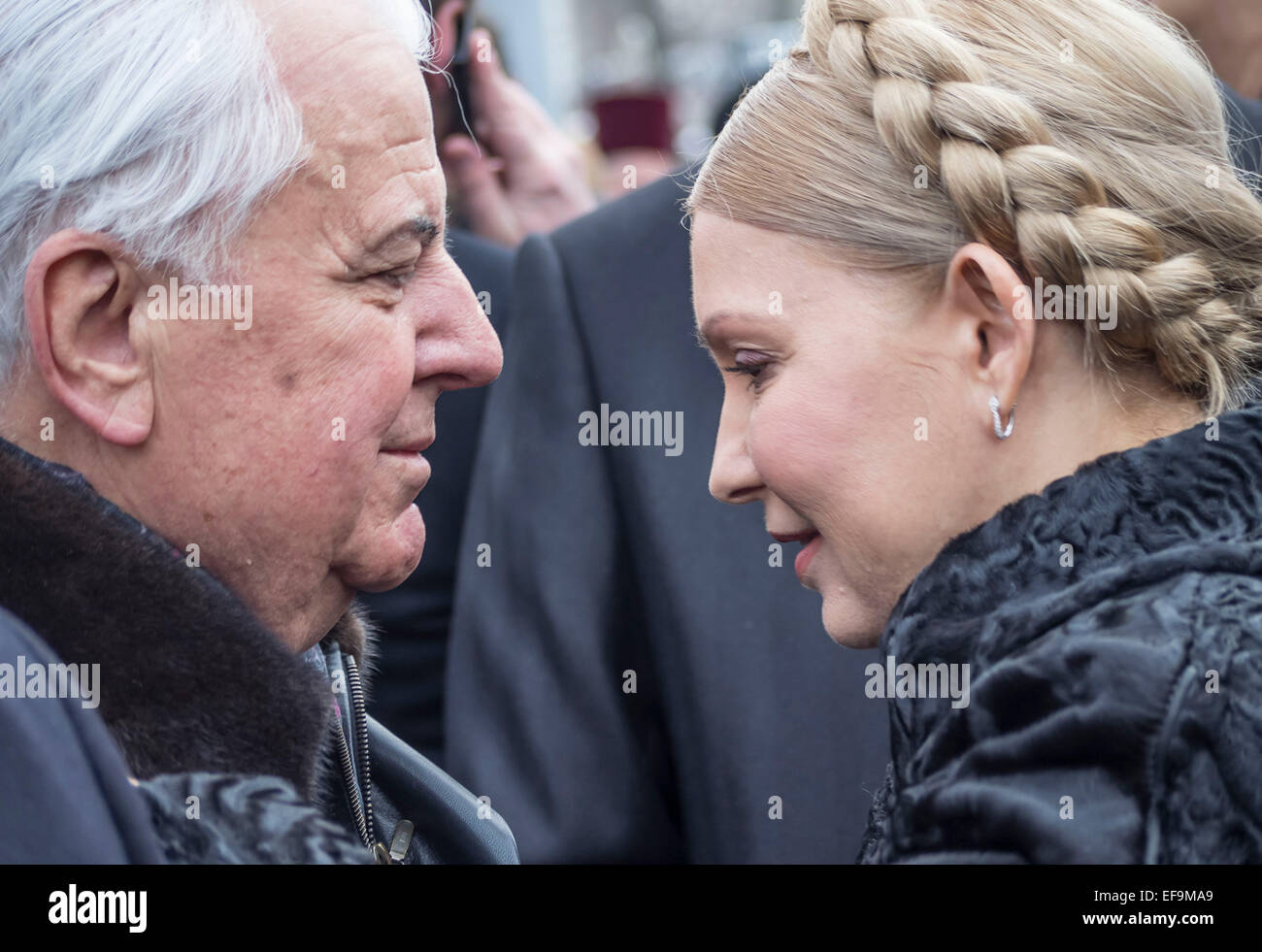 Kruty, Ucraina. Il 29 gennaio, 2015. Regione di Chernihiv, Ucraina. Il 29 gennaio, 2015. Politicinas ucraini, 29 gennaio 2015, ha partecipato alla cerimonia Kruty eroi, giovani ragazzi che in questo giorno nel 1918 vicino alla stazione Kruty nella regione di Chernihiv è entrato in una battaglia impari con i bolscevichi e sono morti di una morte eroica per l'Ucraina Repubblica popolare. © Igor Golovnov/Alamy Live News Credit: Igor Golovnov/Alamy Live News Foto Stock