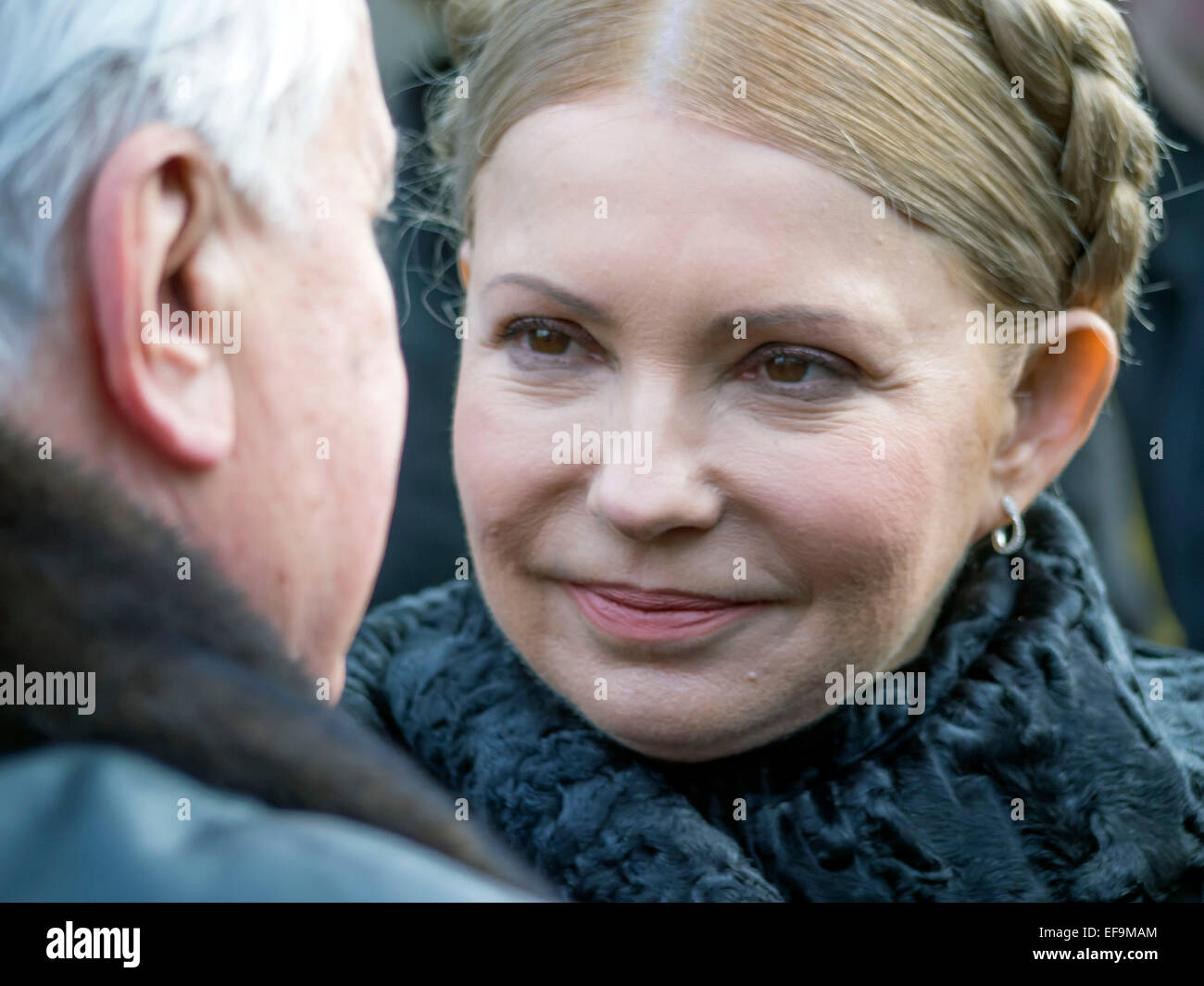 Kruty, Ucraina. Il 29 gennaio, 2015. Regione di Chernihiv, Ucraina. Il 29 gennaio, 2015. Yulia Tymoshenko e ex Presidente ucraino Leonid Kravchuk. -- Politicinas ucraini, 29 gennaio 2015, ha partecipato alla cerimonia Kruty eroi, giovani ragazzi che in questo giorno nel 1918 vicino alla stazione Kruty nella regione di Chernihiv è entrato in una battaglia impari con i bolscevichi e sono morti di una morte eroica per l'Ucraina Repubblica popolare. © Igor Golovnov/Alamy Live News Credit: Igor Golovnov/Alamy Live News Foto Stock