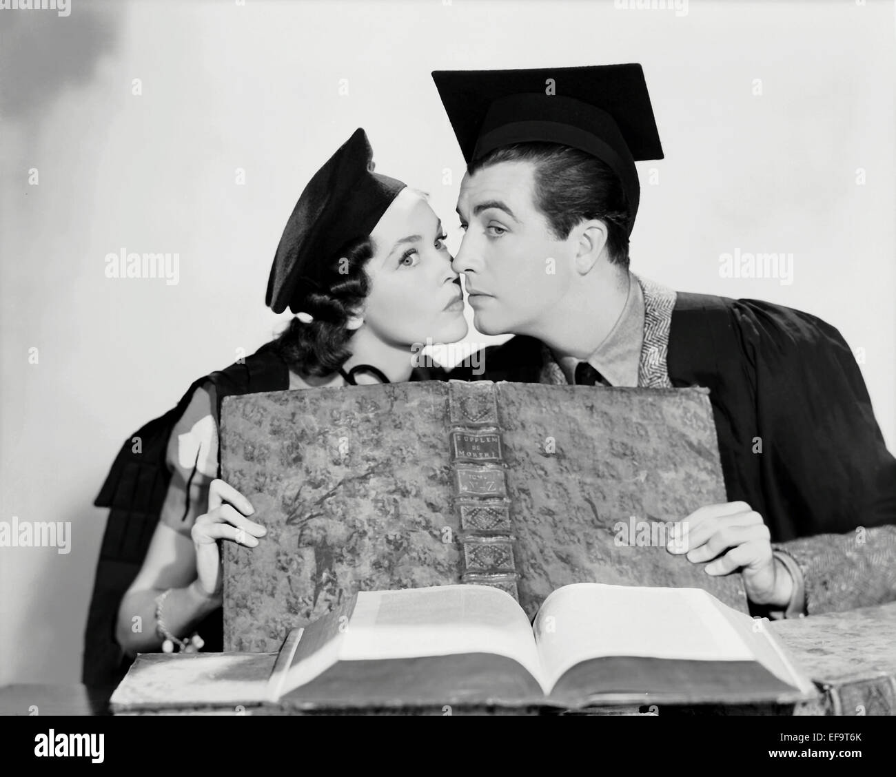 MAUREEN O'Sullivan, ROBERT TAYLOR, Yank a Oxford, 1938 Foto Stock