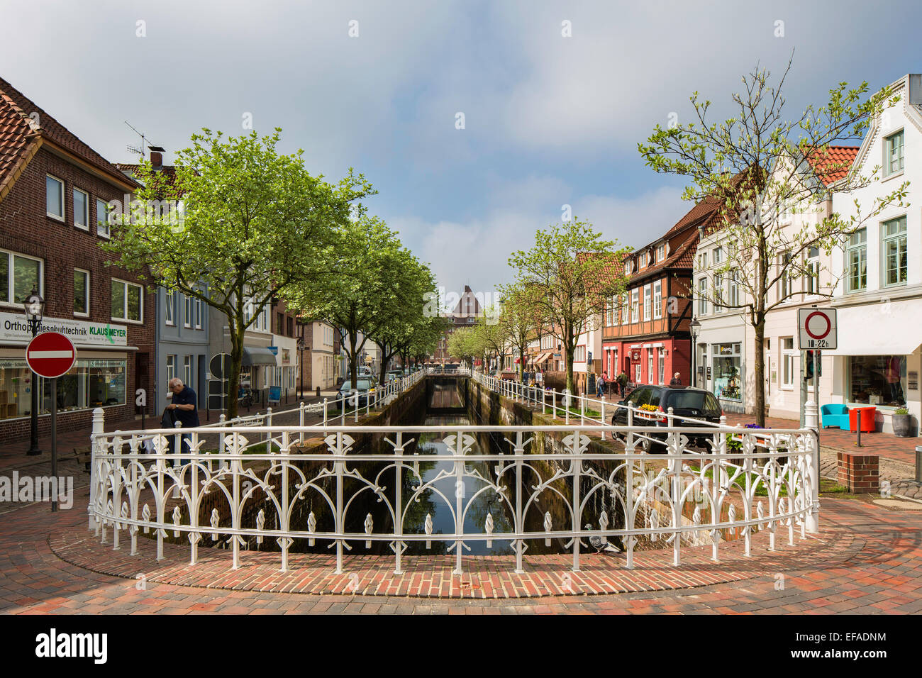 Case di città e case mercantili in città canal, Buxtehude, Altes Land Bassa Sassonia, Germania Foto Stock
